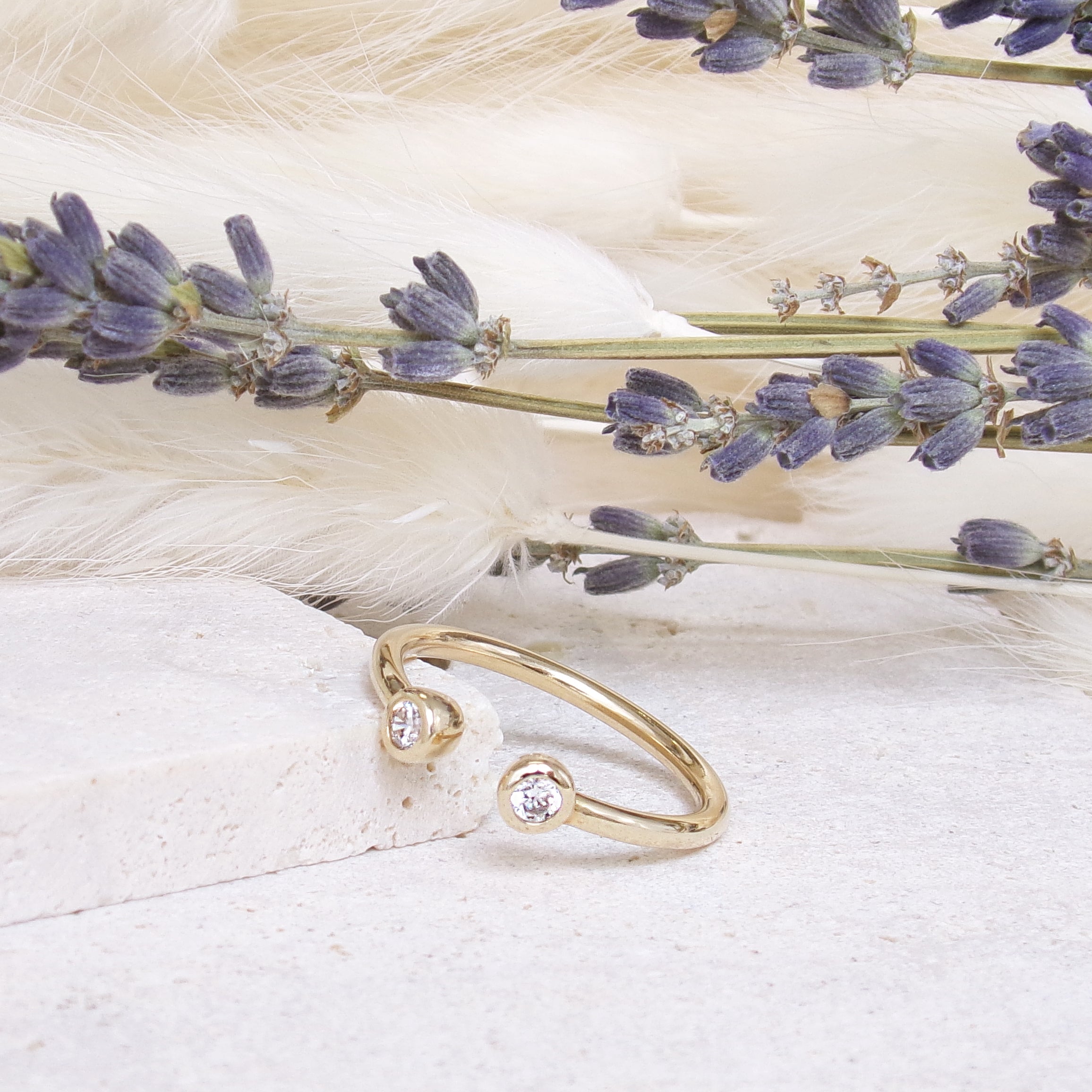 Misaki ring with zircons gold plated