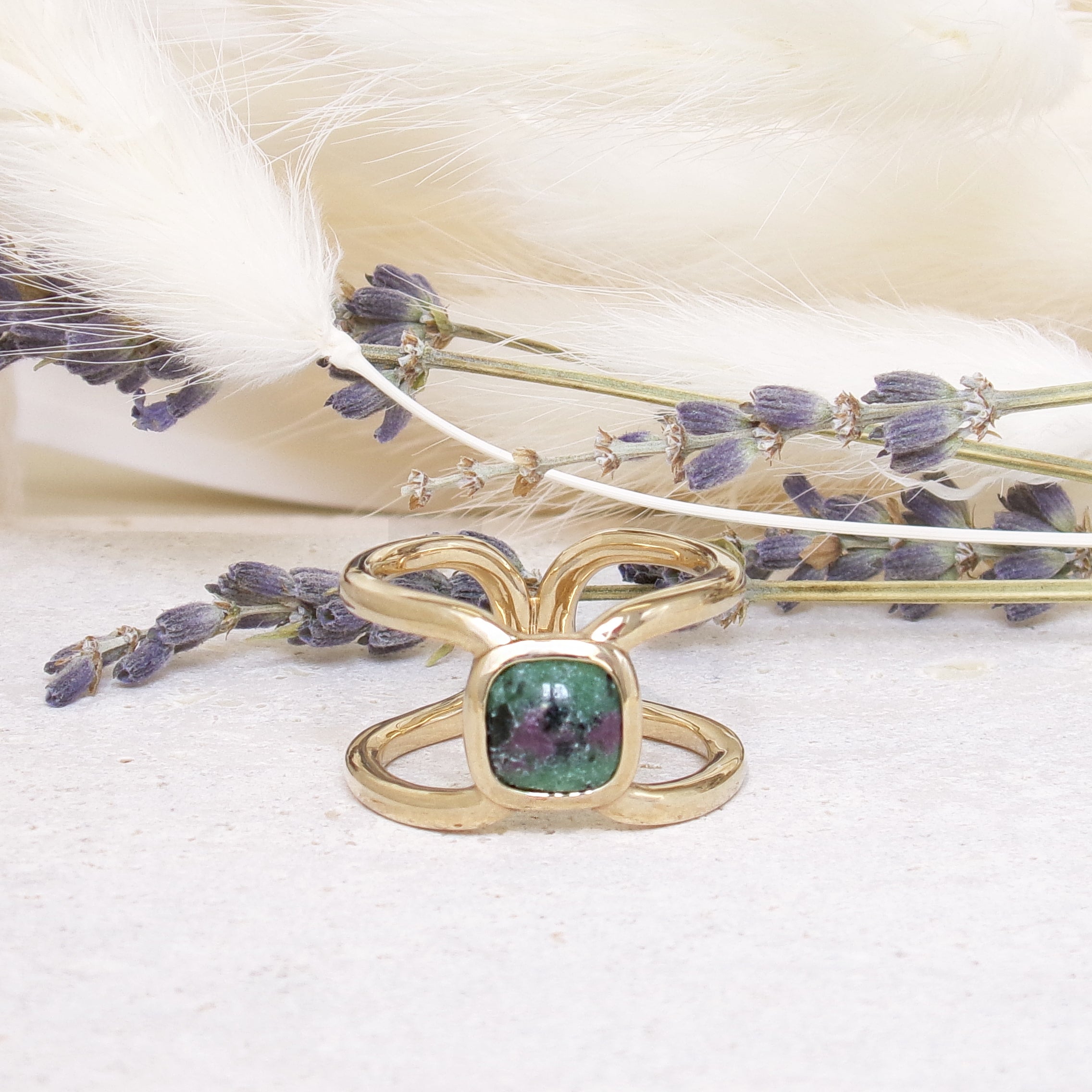 Elia ring square zoisite Ruby gold plated