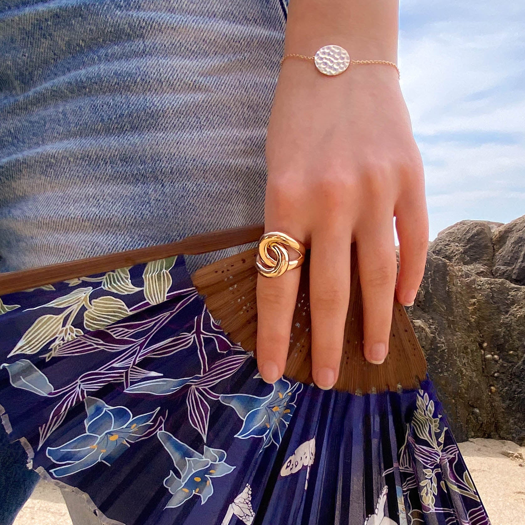 Nina ring smooth interlaced gold plated