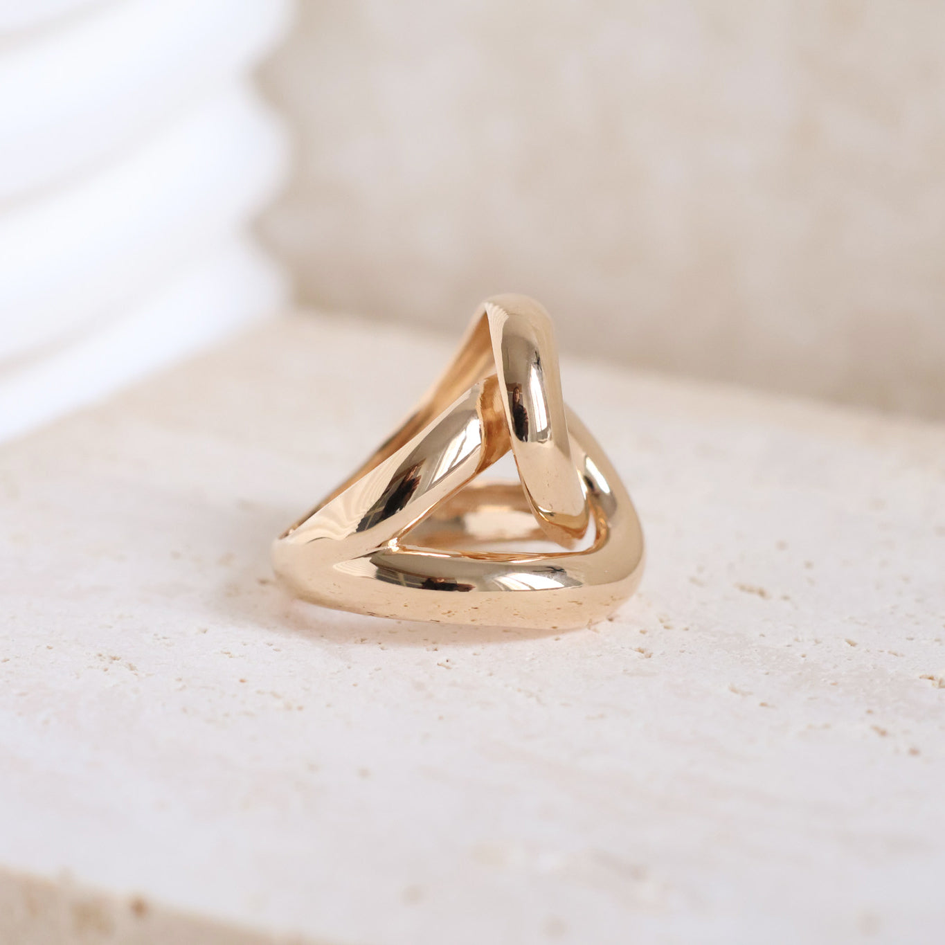 Nina ring smooth interlaced gold plated