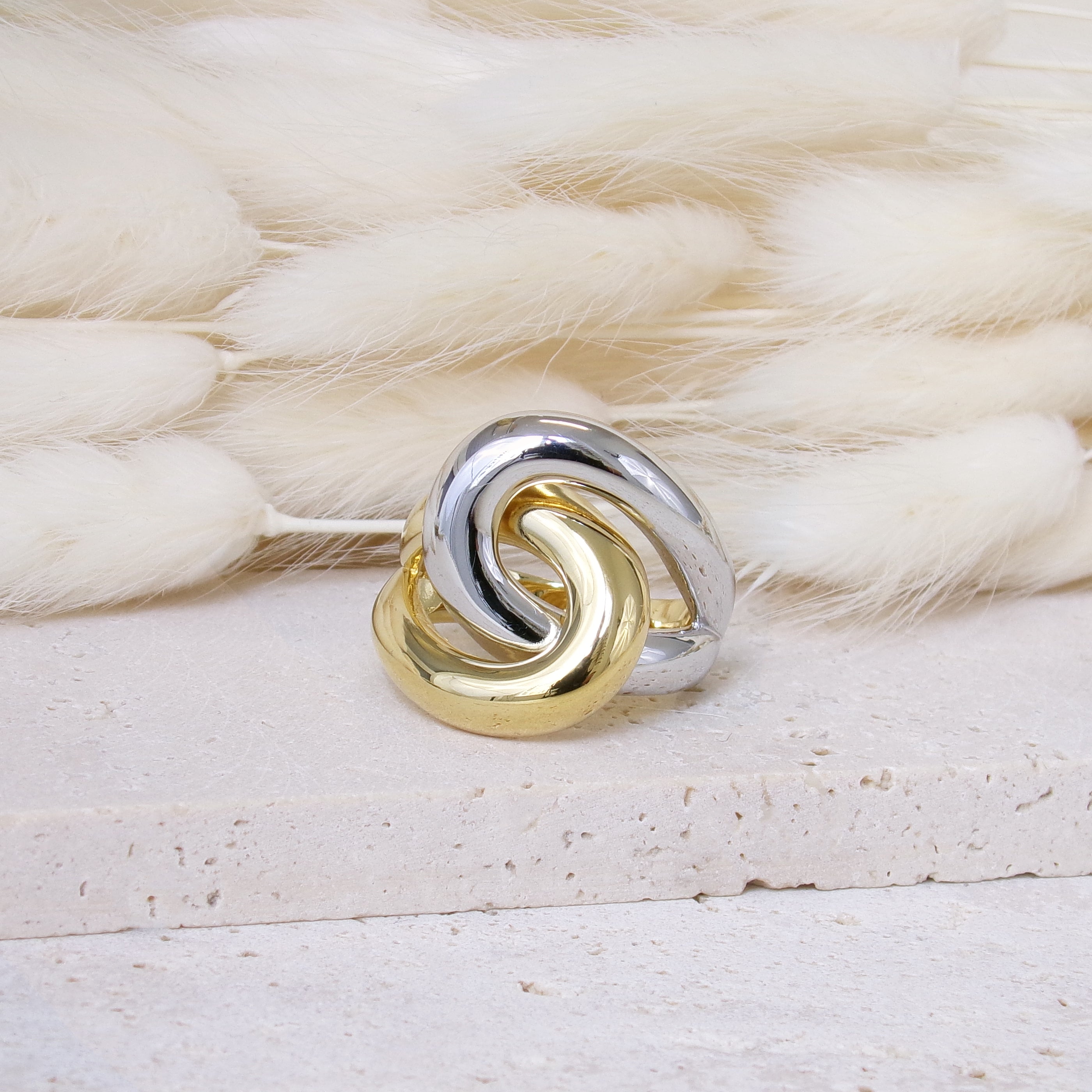 Xana ring smooth two-tone interlaced gold-plated