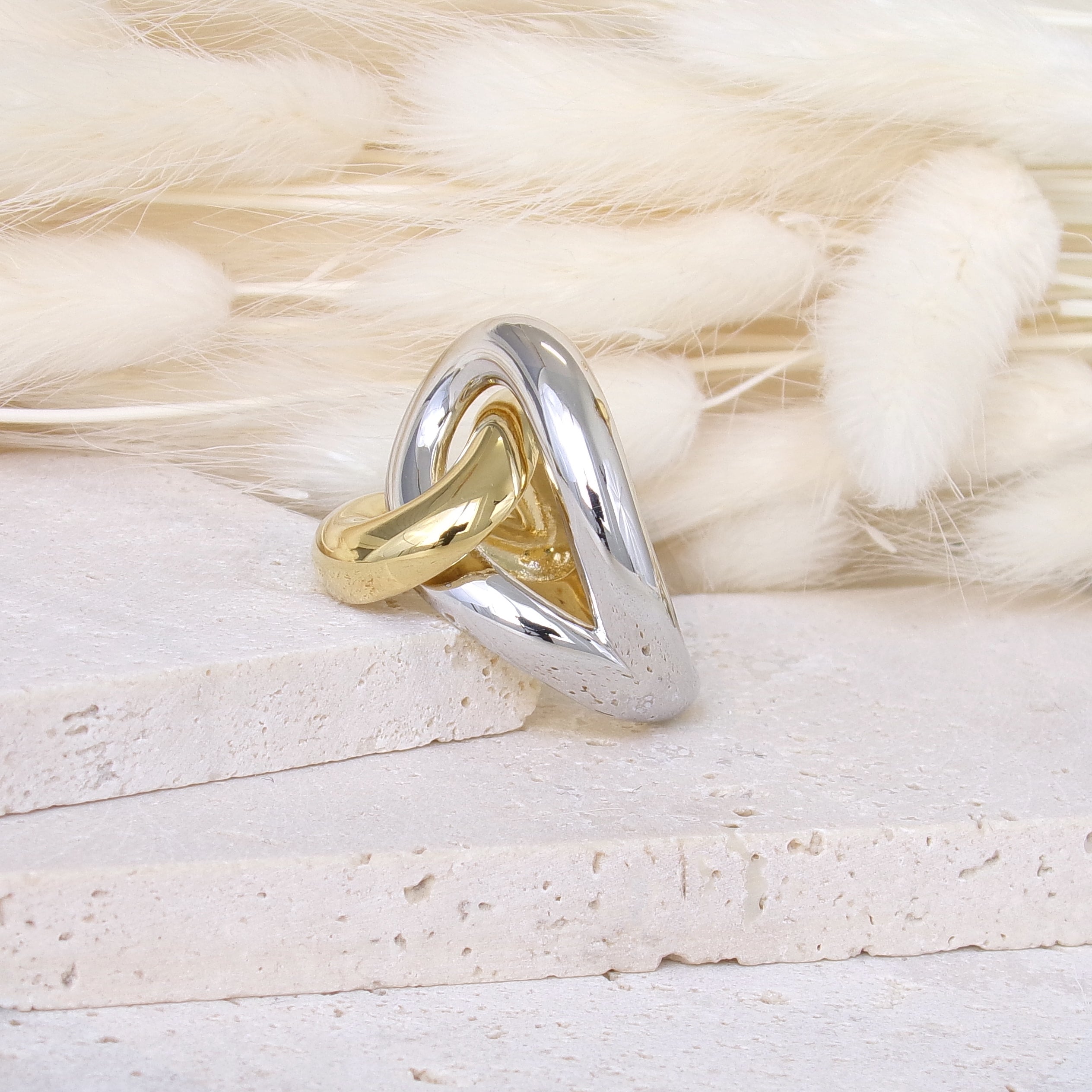 Xana ring smooth two-tone interlaced gold-plated