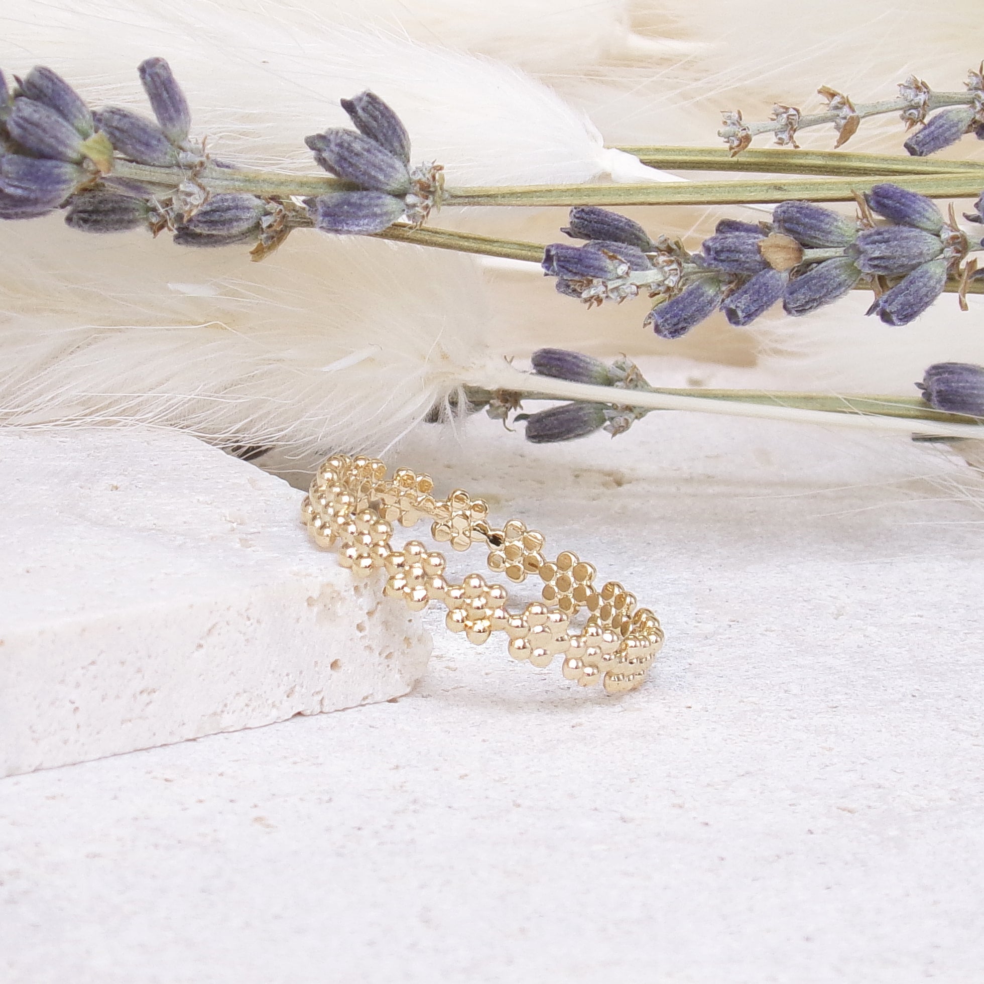 Flora ring with flower beads gold plated