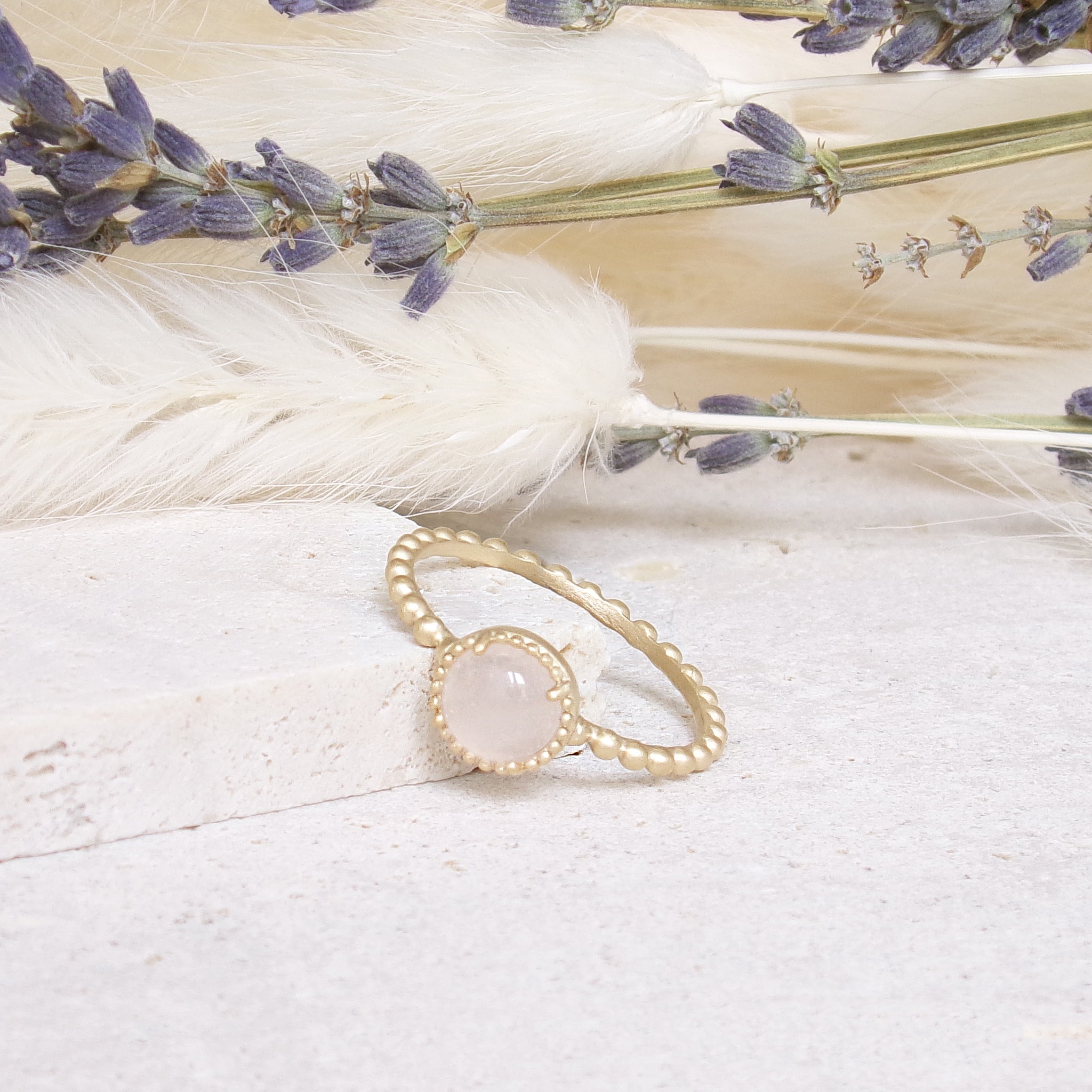 Lomita beaded ring rose Quartz gold plated