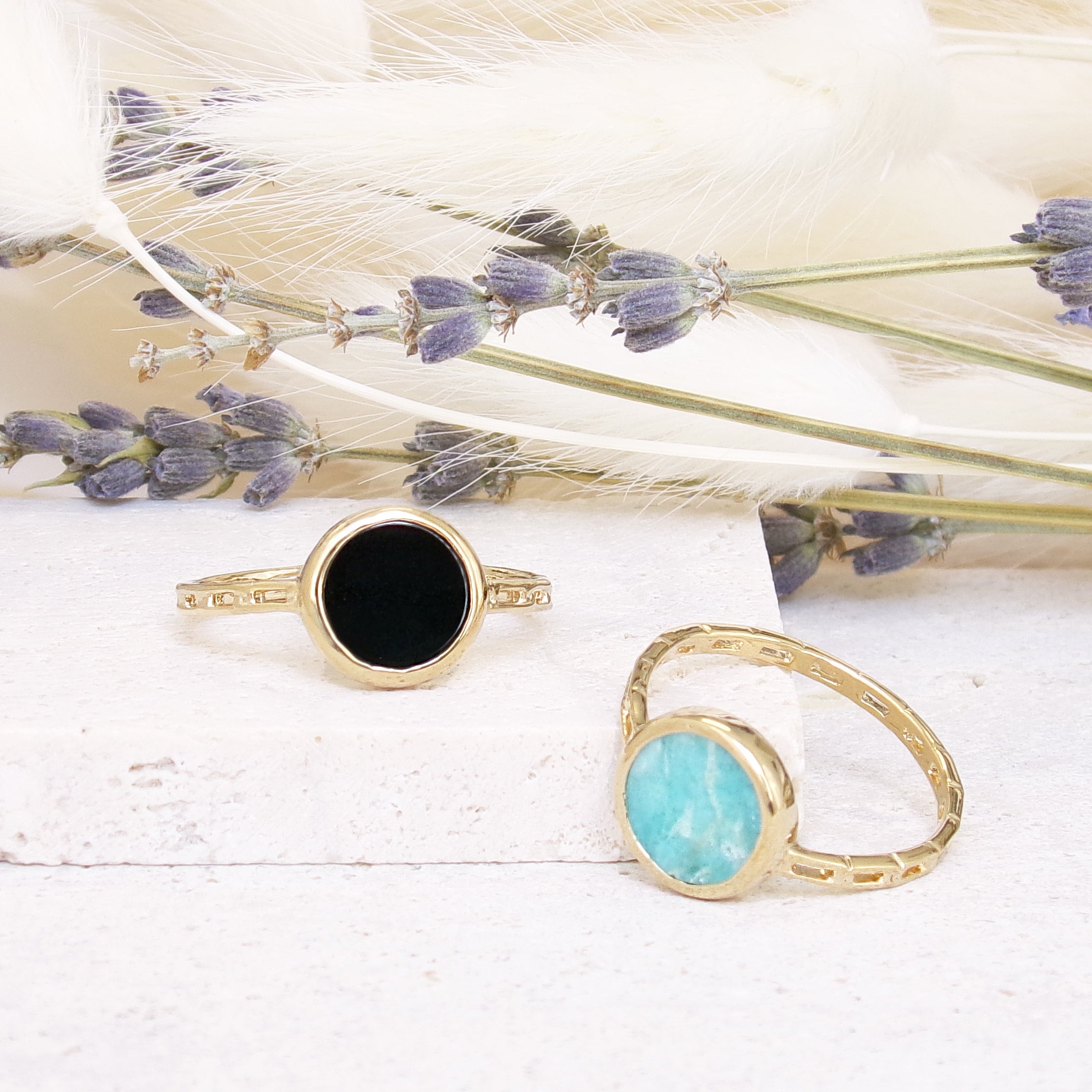 Kara ring openwork with black agate gold-plated