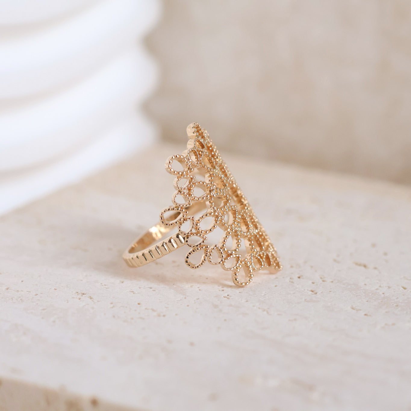 Ivola arabesque ring gold plated