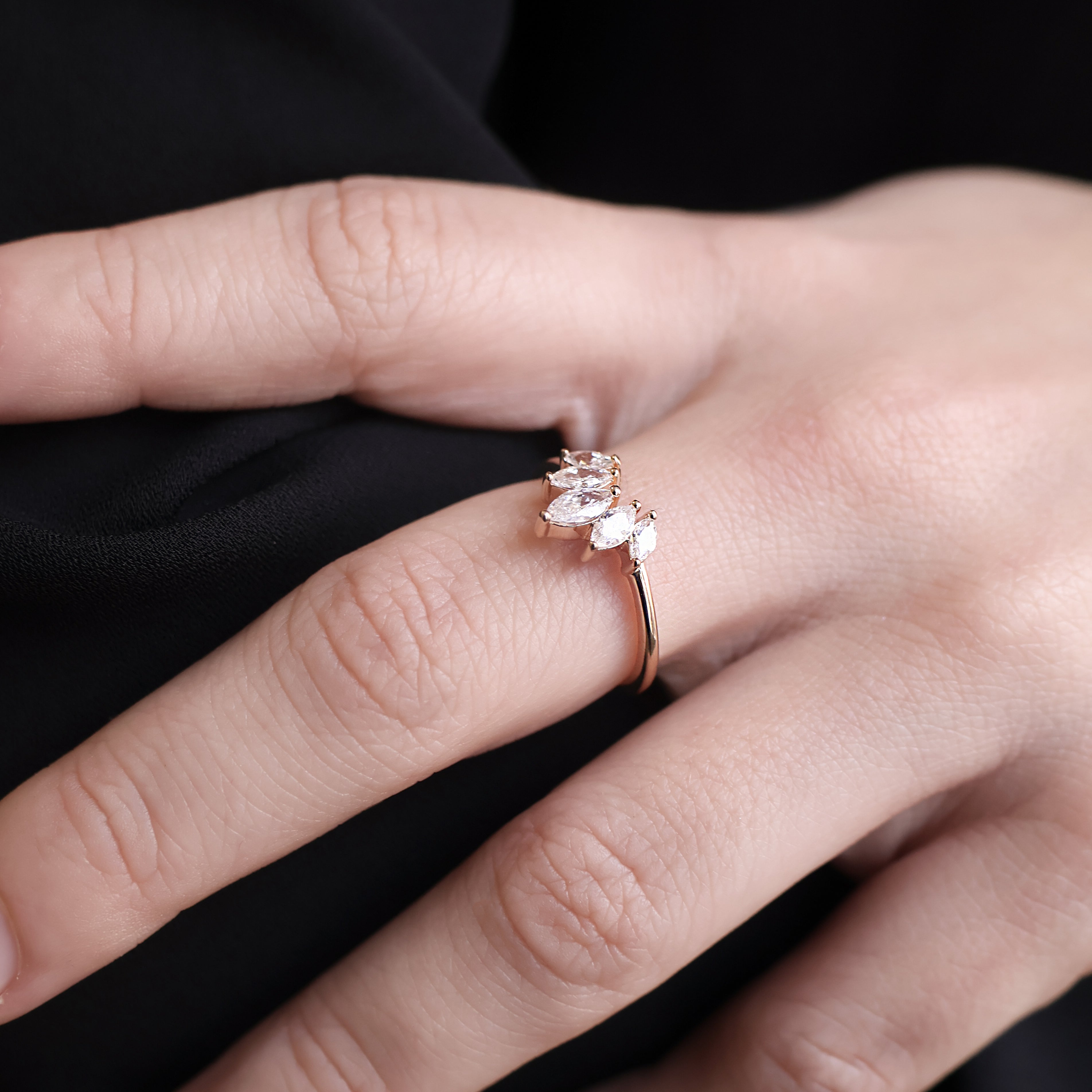 Bague Amanda en plaqué or 18K, oxydes de zirconium, bijou raffiné et féminin, élégant et éclatant Joyamada.