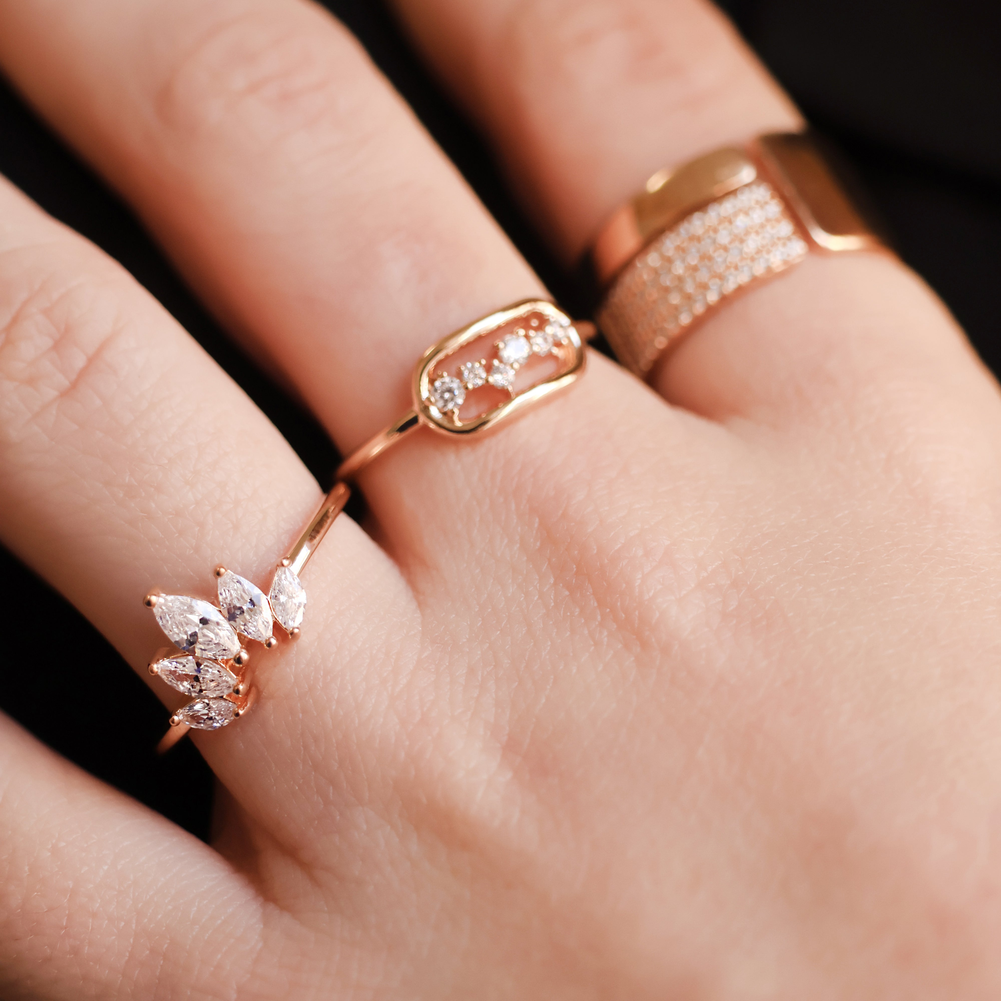 Bague Amanda en plaqué or 18K, oxydes de zirconium, bijou raffiné et féminin, élégant et éclatant Joyamada.