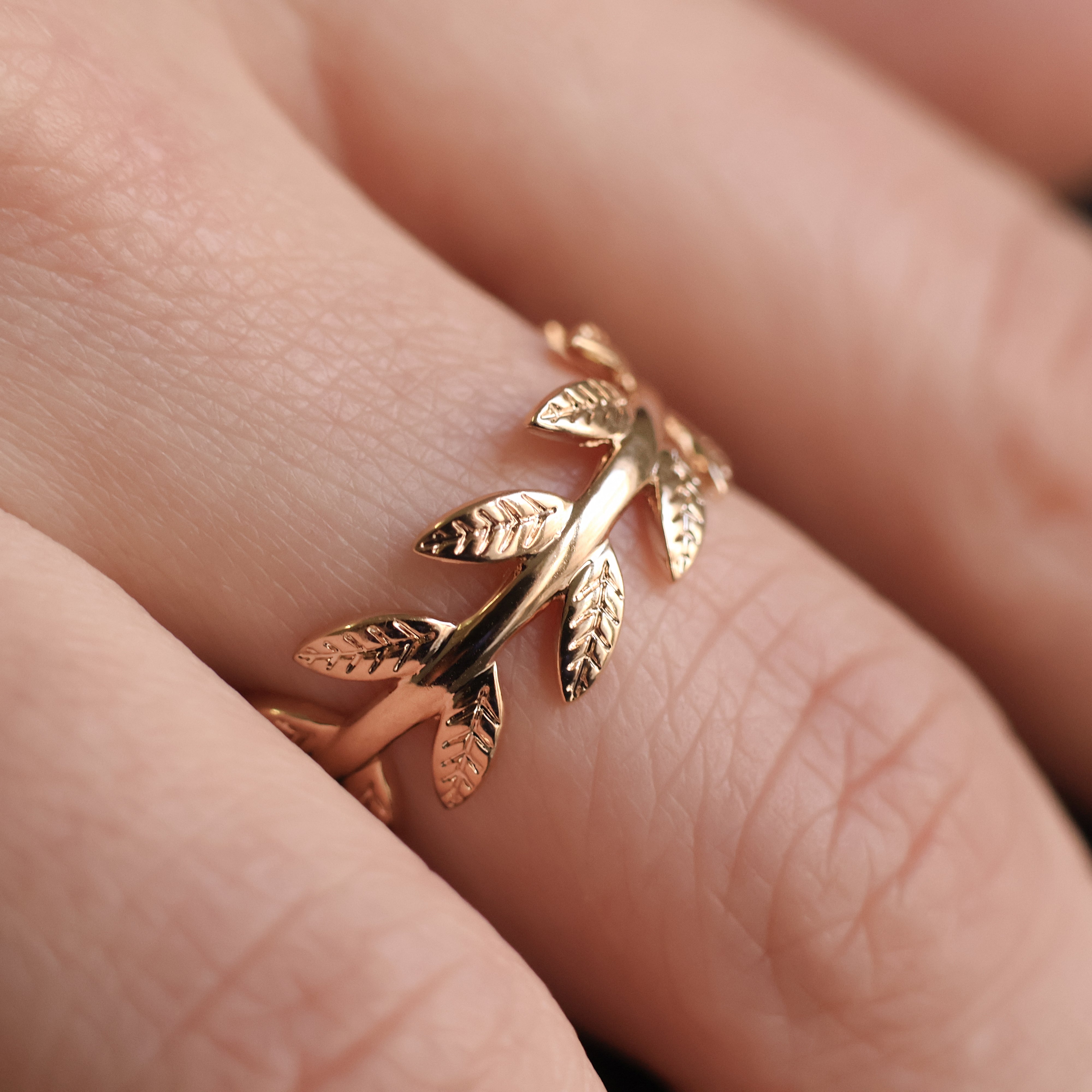 Bague Fumiko en plaqué or 18K, motif feuilles, bijou raffiné, nature élégante, bohème-chic et intemporel Joyamada