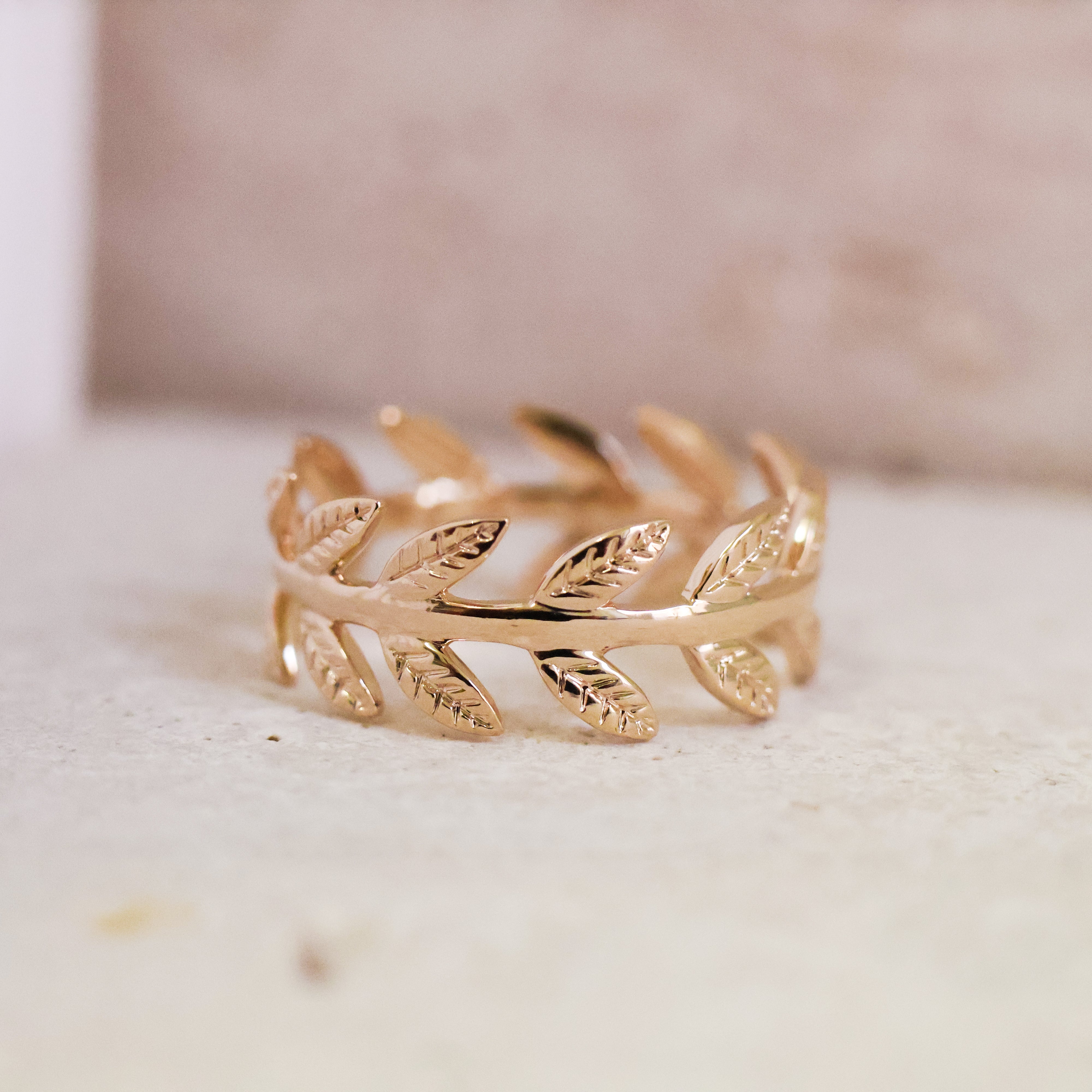 Bague Fumiko en plaqué or 18K, motif feuilles, bijou raffiné, nature élégante, bohème-chic et intemporel Joyamada