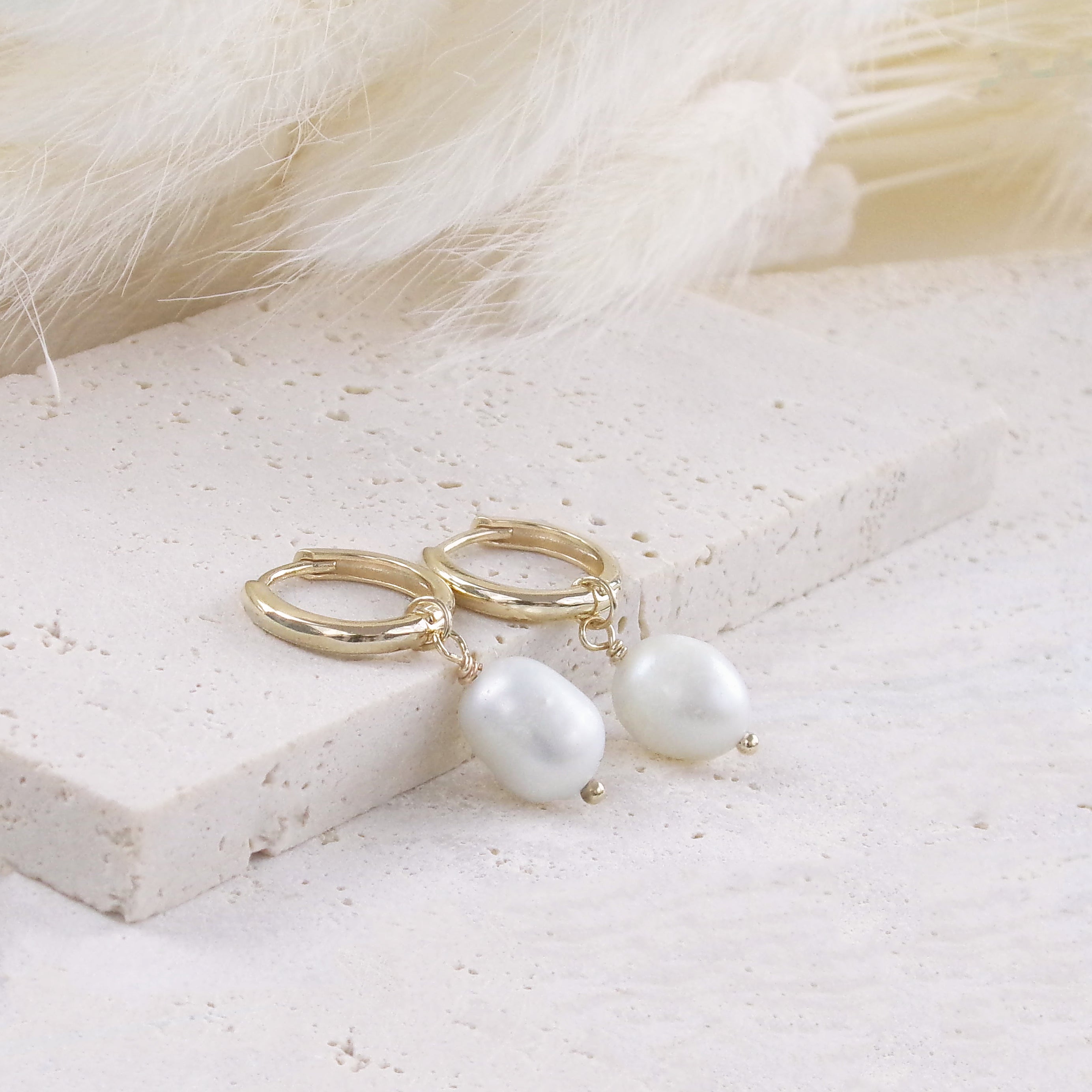 Oahu hoop earrings cultured pearl gold-plated