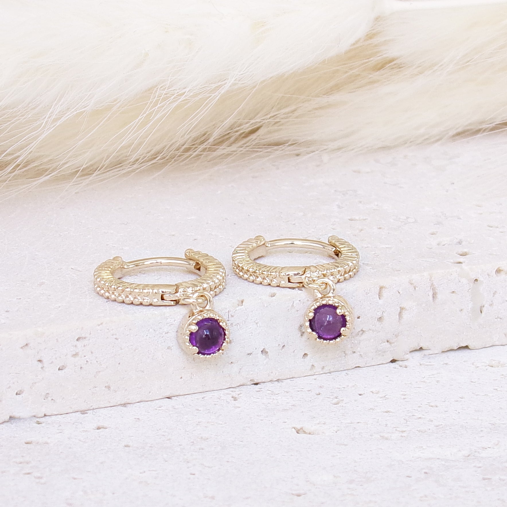 Mira mini hoop earrings striated with amethyst gold-plated