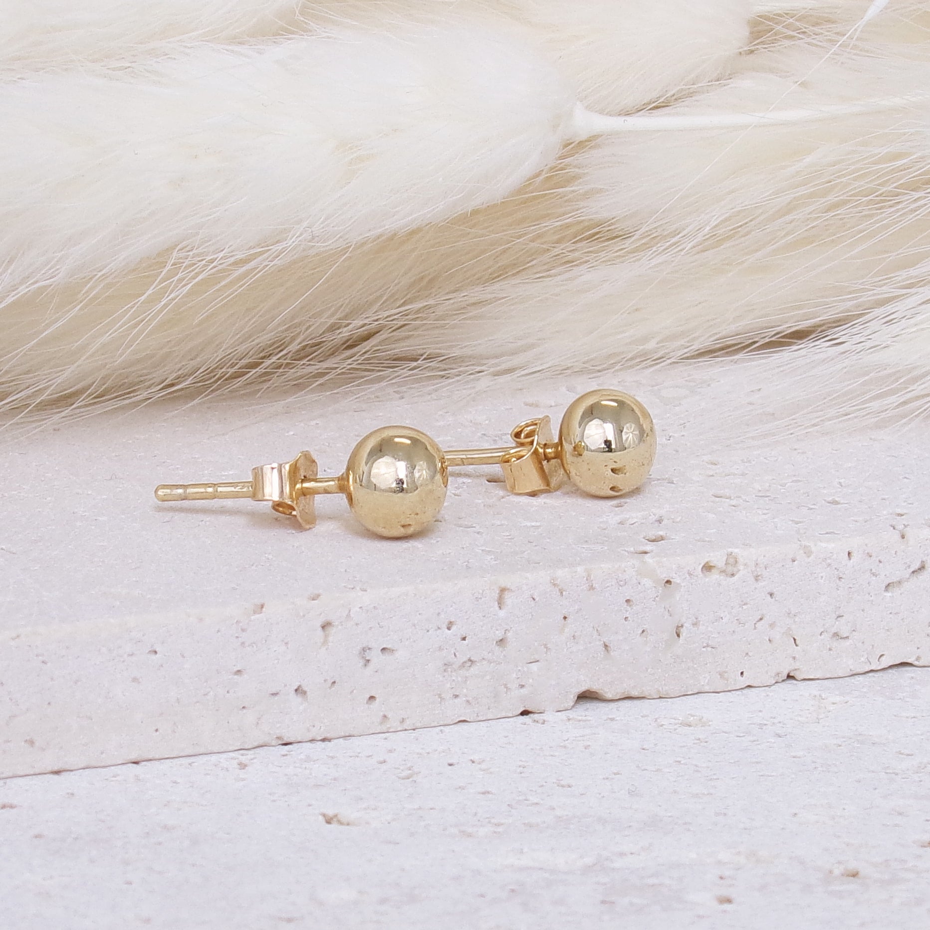 Tana ball earrings gold plated