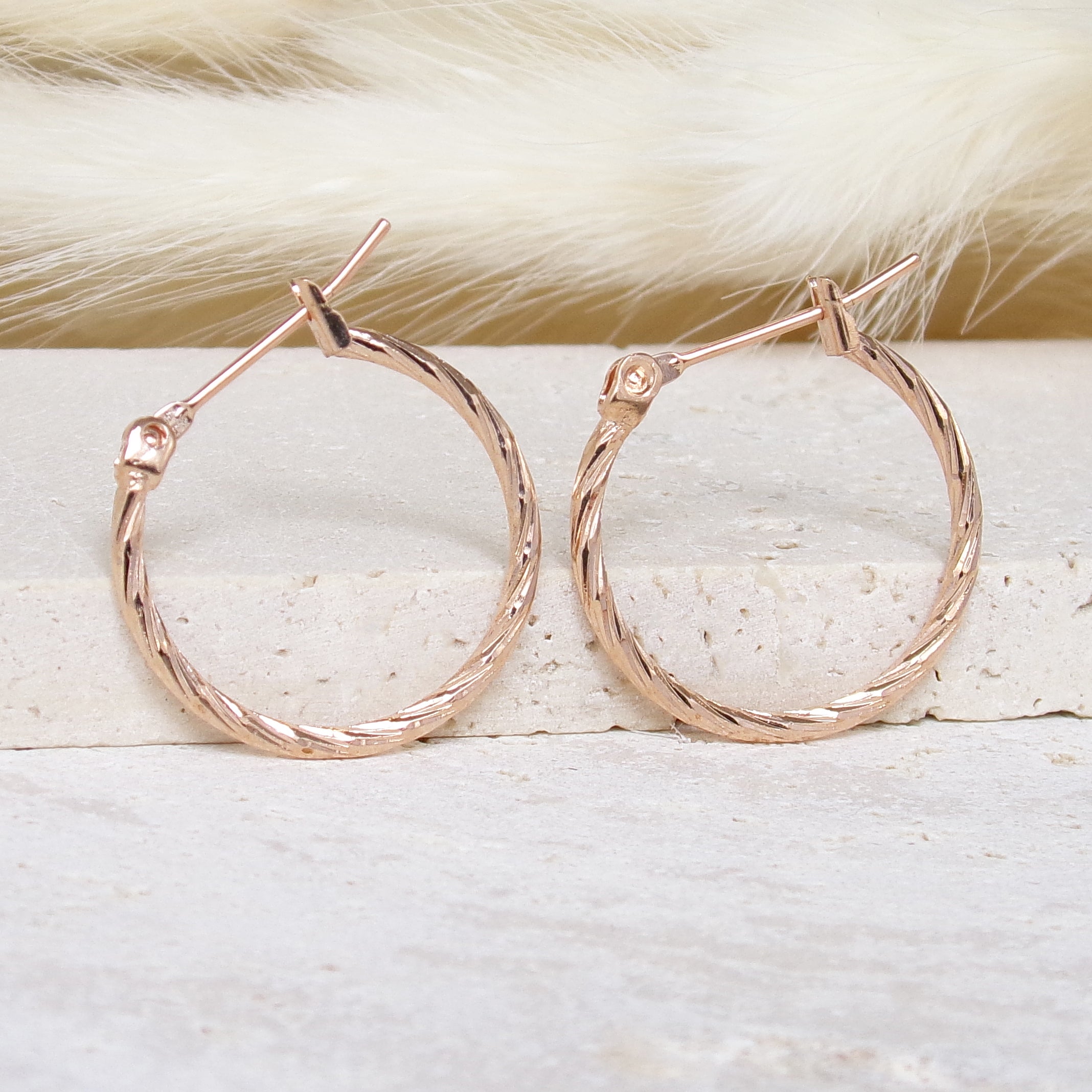 Sofia hoop earrings 20mm striated rose gold-plated
