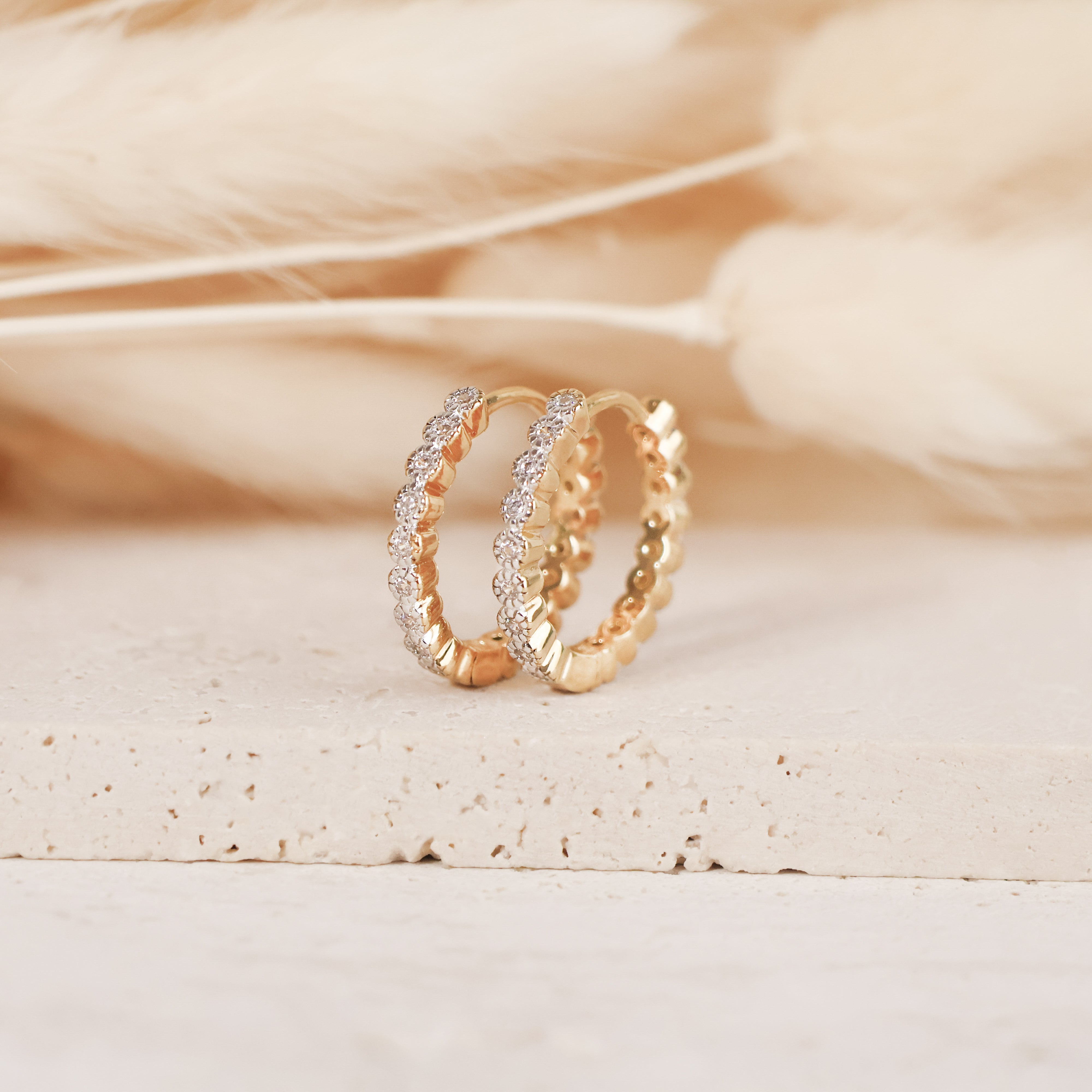 Créoles Crystal en plaqué or 18K, oxydes de zirconium, bijou raffiné, éclat exceptionnel, style intemporel Joyamada