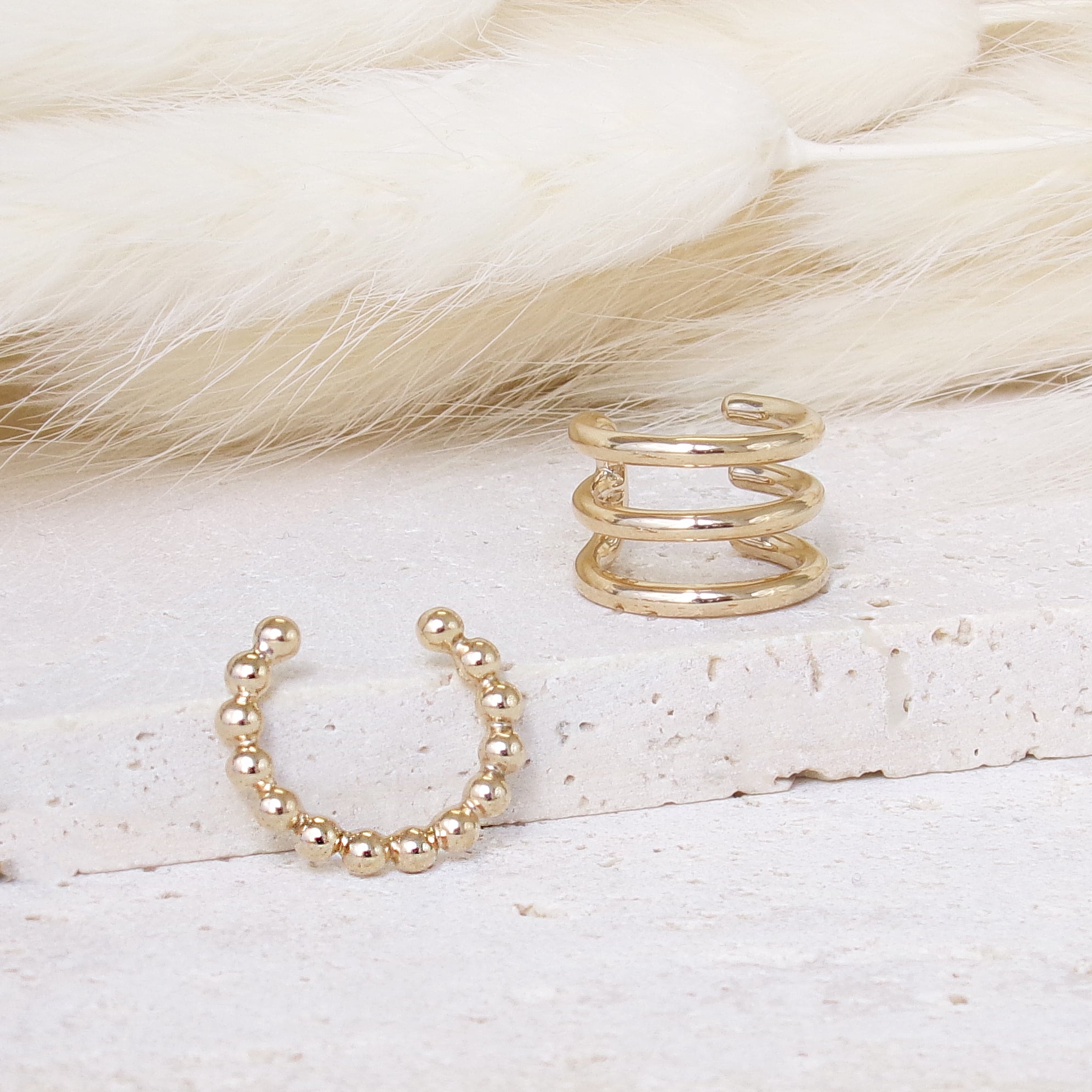 Omaha beaded earcuff earring gold-plated