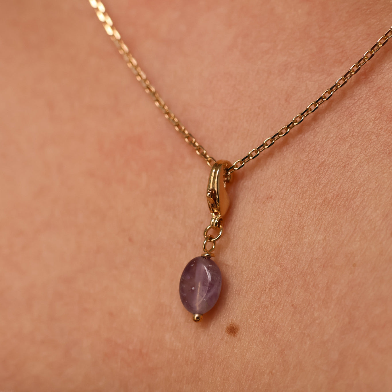 Amethyst charm gold-plated