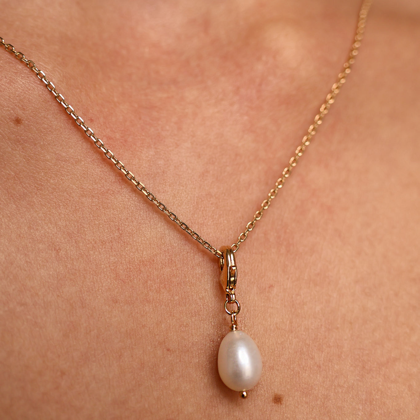 Cultured Pearl charm gold-plated