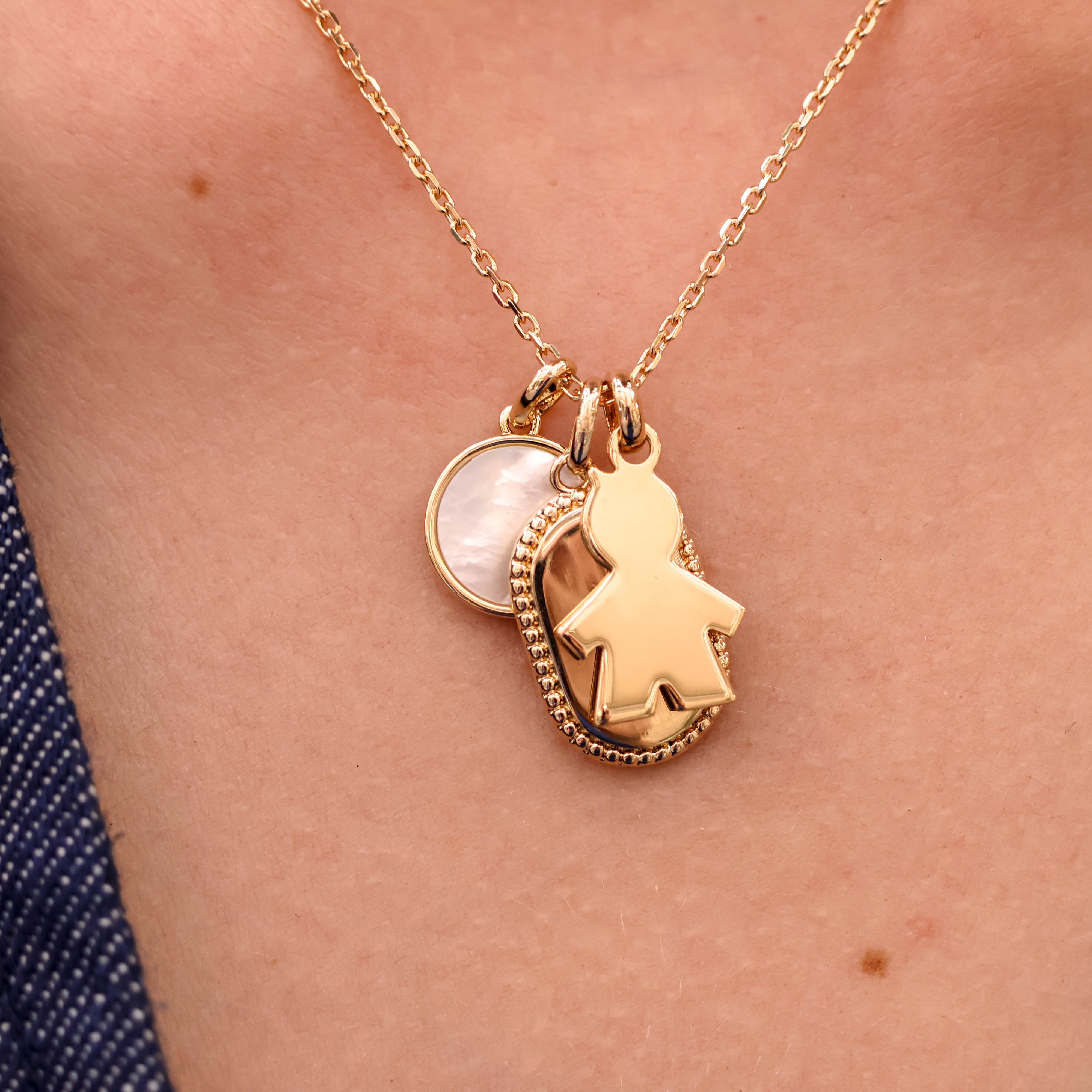 Mother-of-pearl charm gold-plated