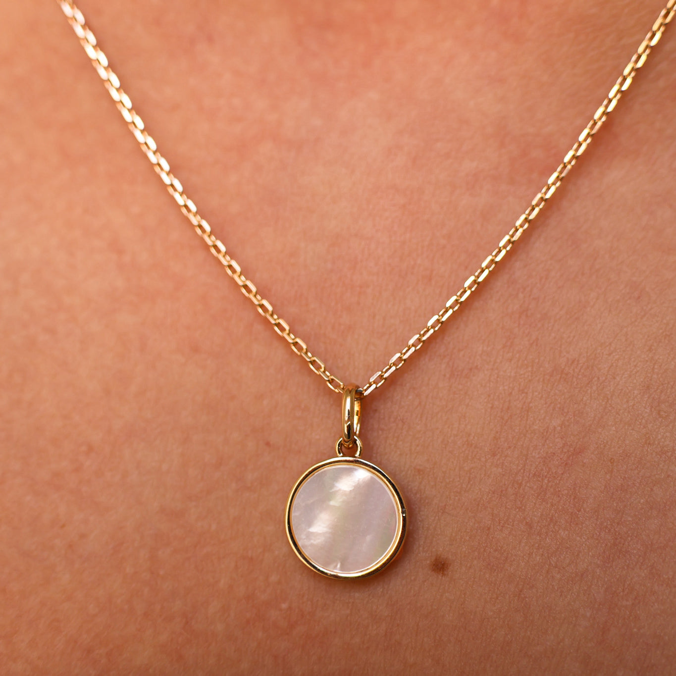 Mother-of-pearl charm gold-plated