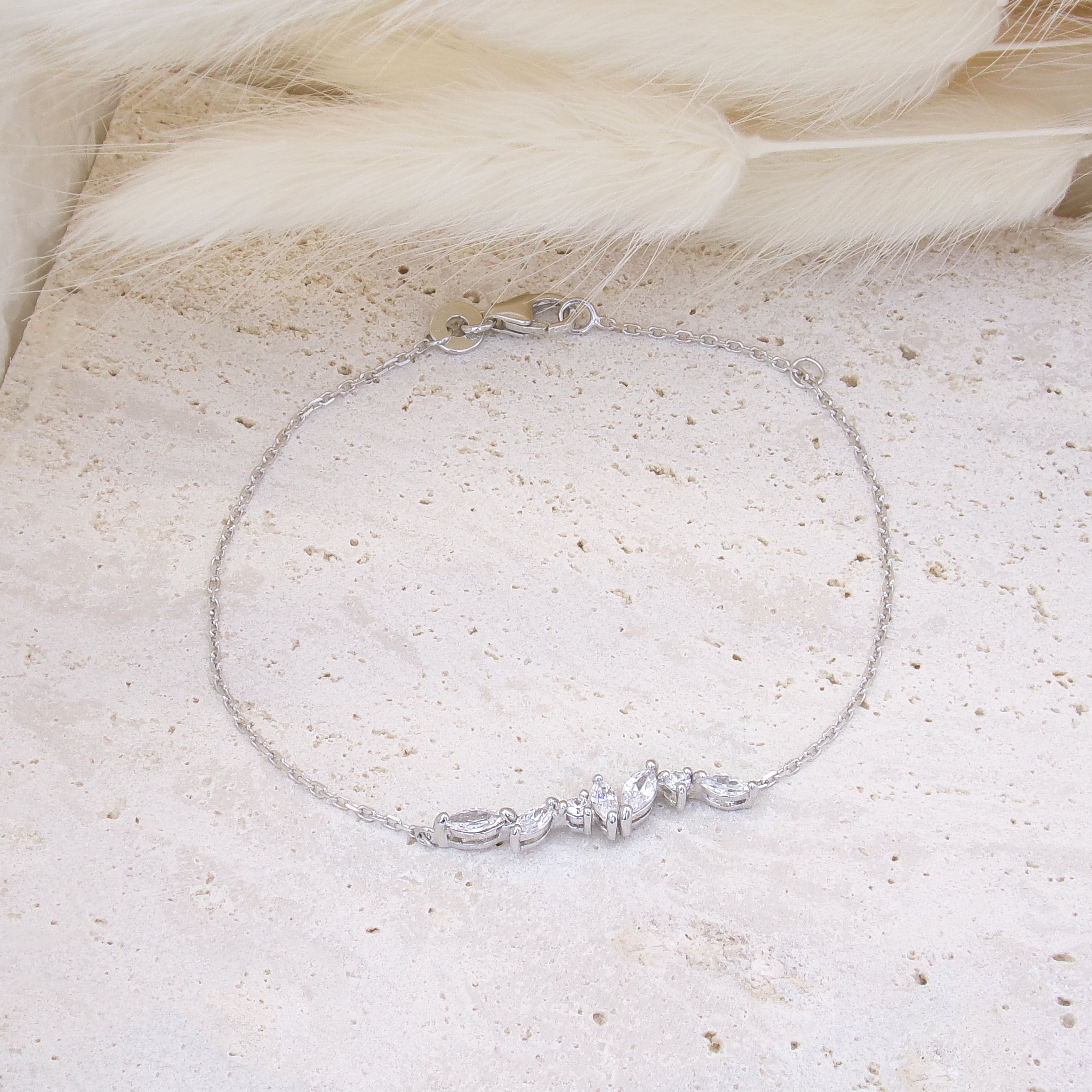 Luna bracelet 18cm with sparkling zircon petals sterling silver