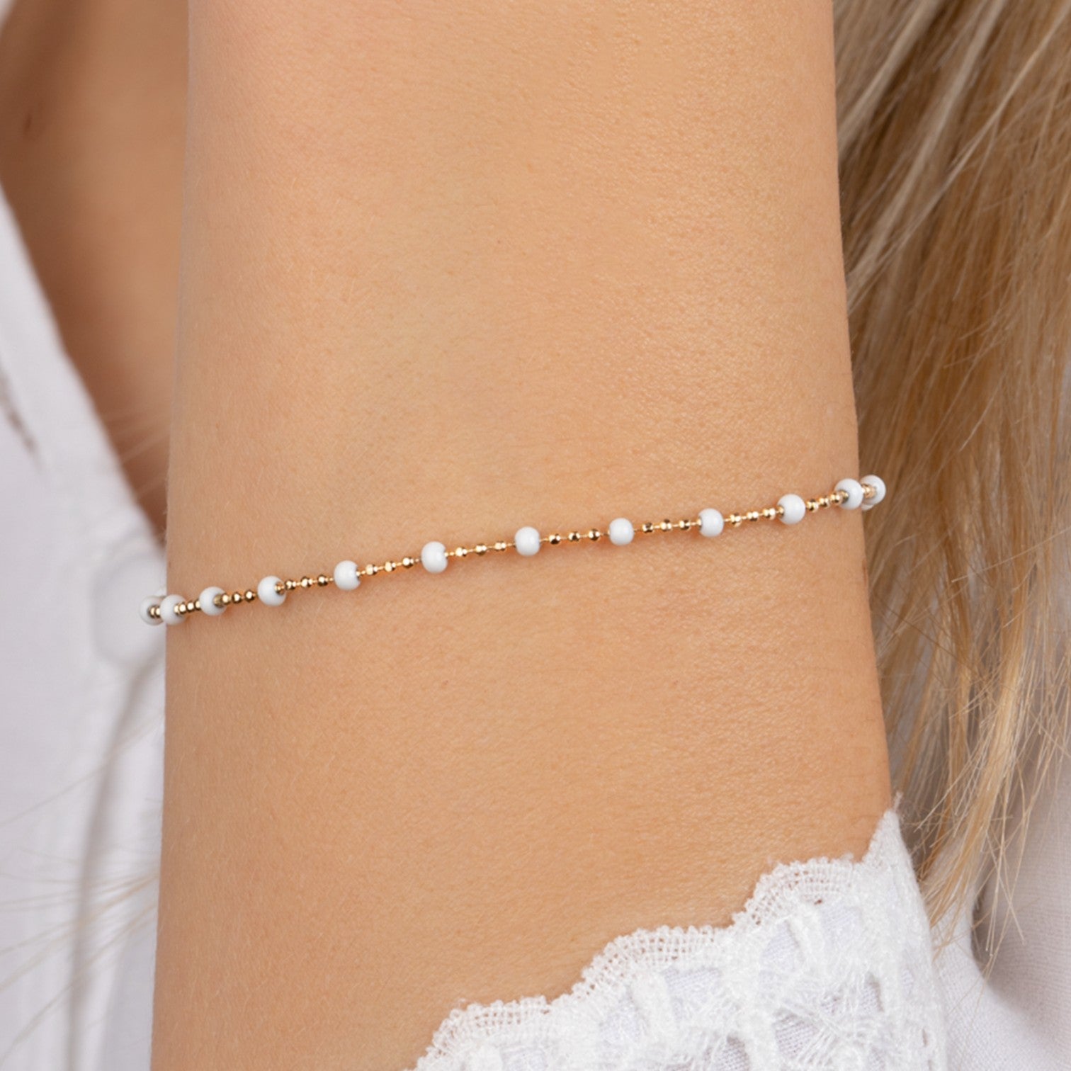 Almaria Bracelet 18cm white lacquered beads gold-plated