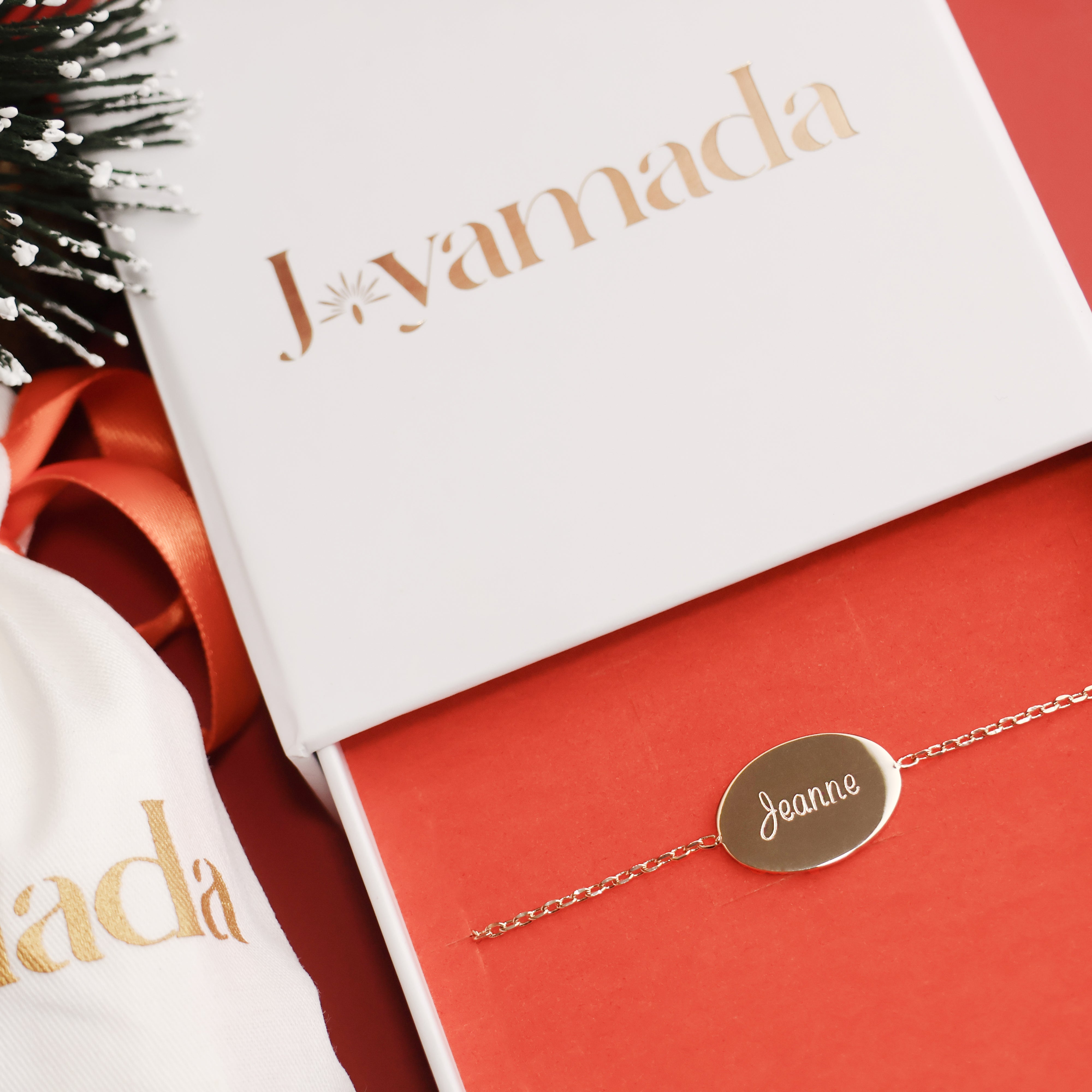 Bracelet Julia en plaqué or 18K, médaille ovale gravable, maille forçat fine, ajustable, bijou élégant et discret