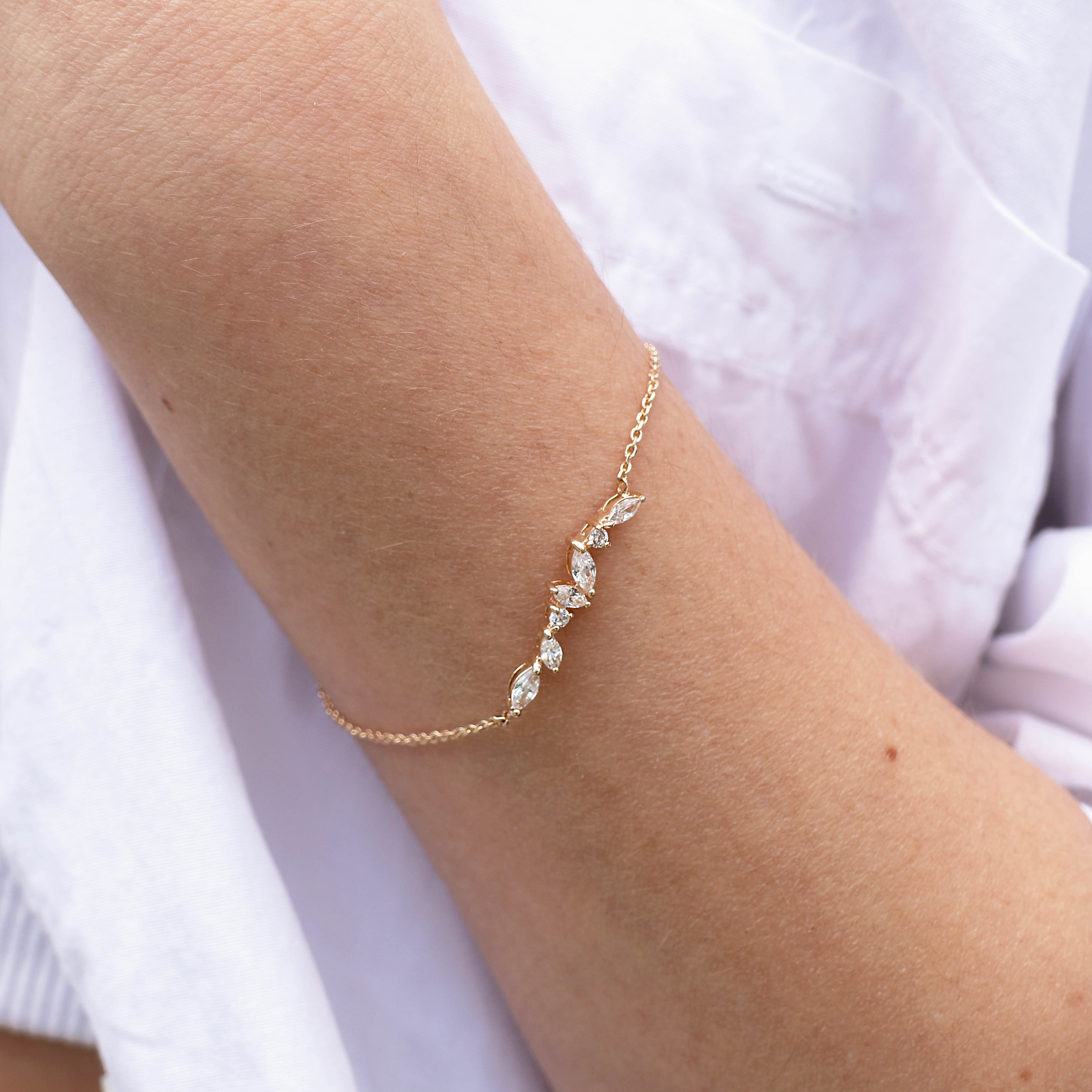 Luna bracelet 18cm with sparkling zircon petals gold-plated