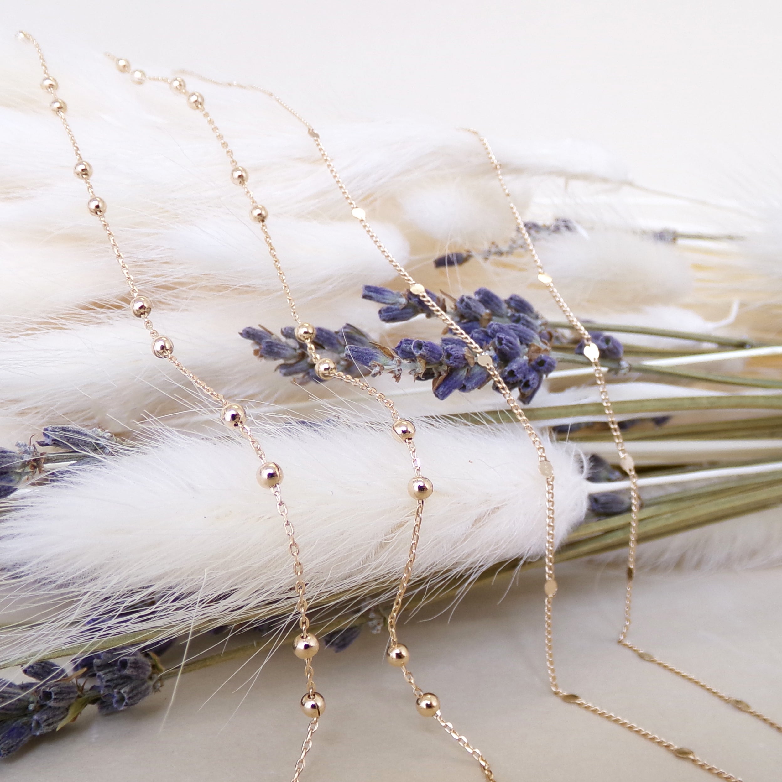 Kesia chain flat beads forcat mesh gold-plated