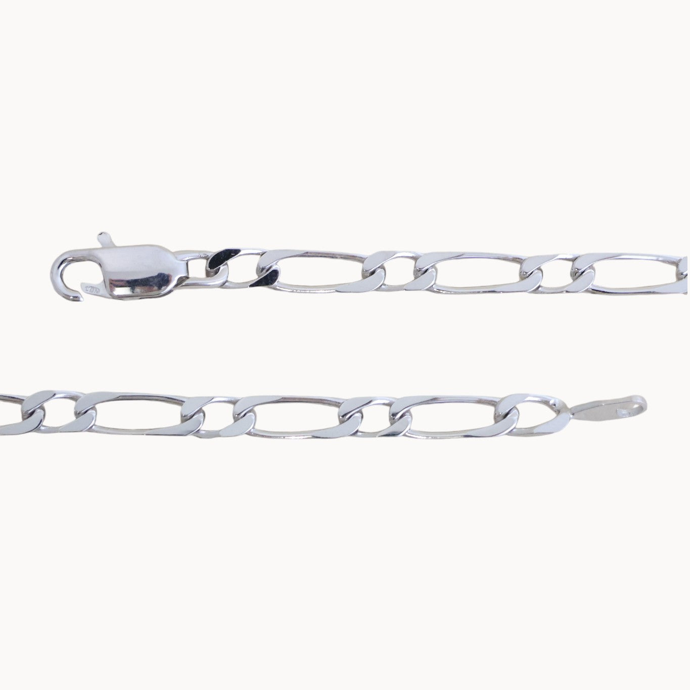 Chaîne en argent 925 rhodié, bijou unisexe à mailles plates, indémodable et minimaliste.