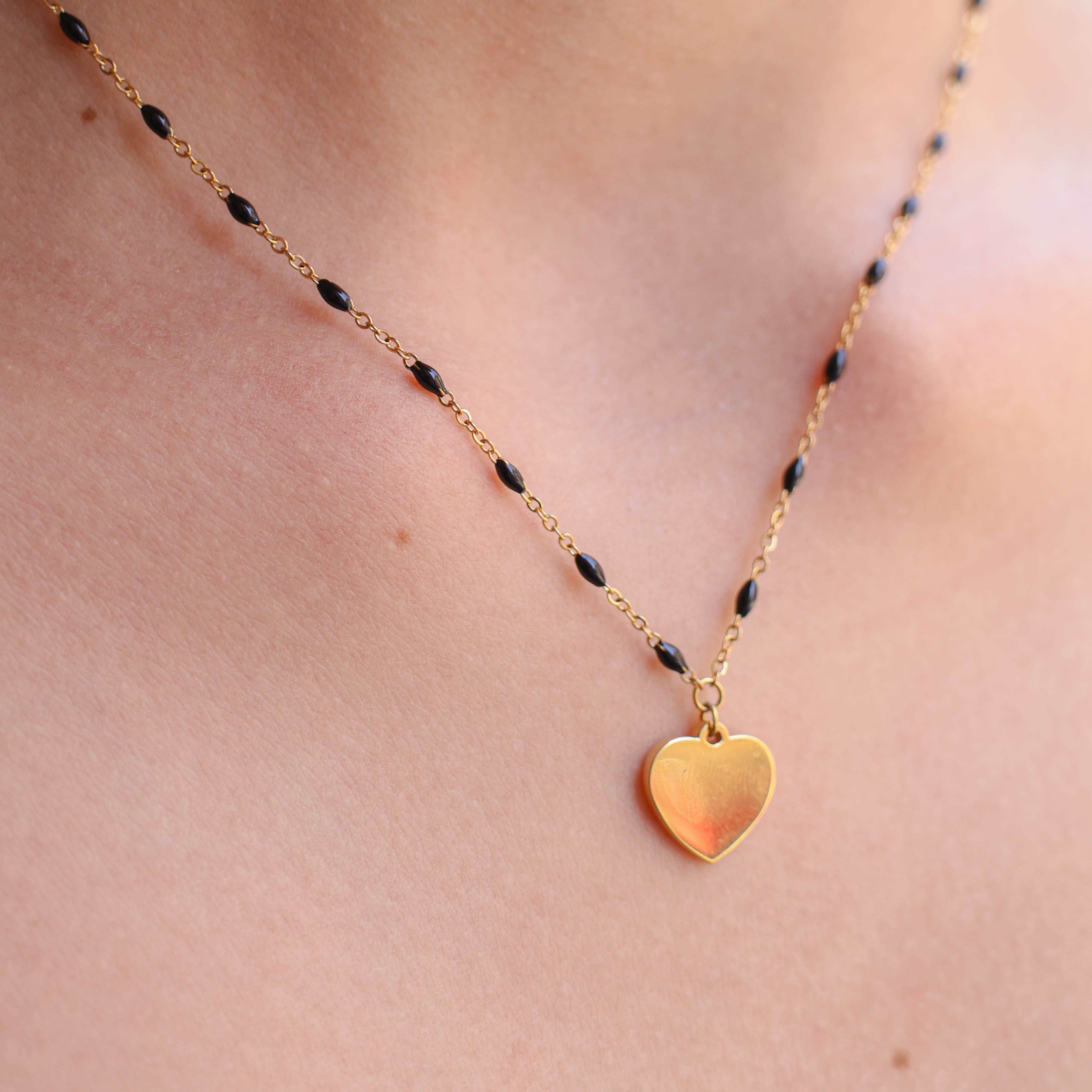 Black pearl Chloe necklace with heart pendant stainless steel to engrave