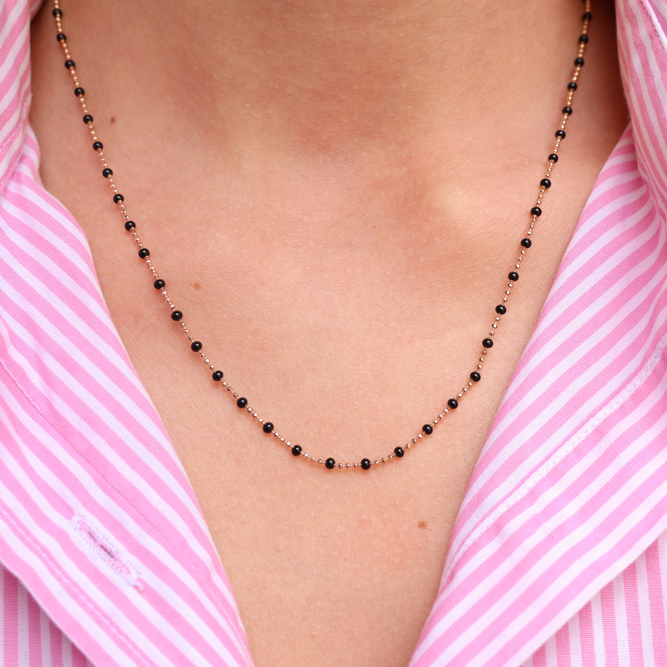 Black enamel beaded Almaria necklace with gold-plated mesh