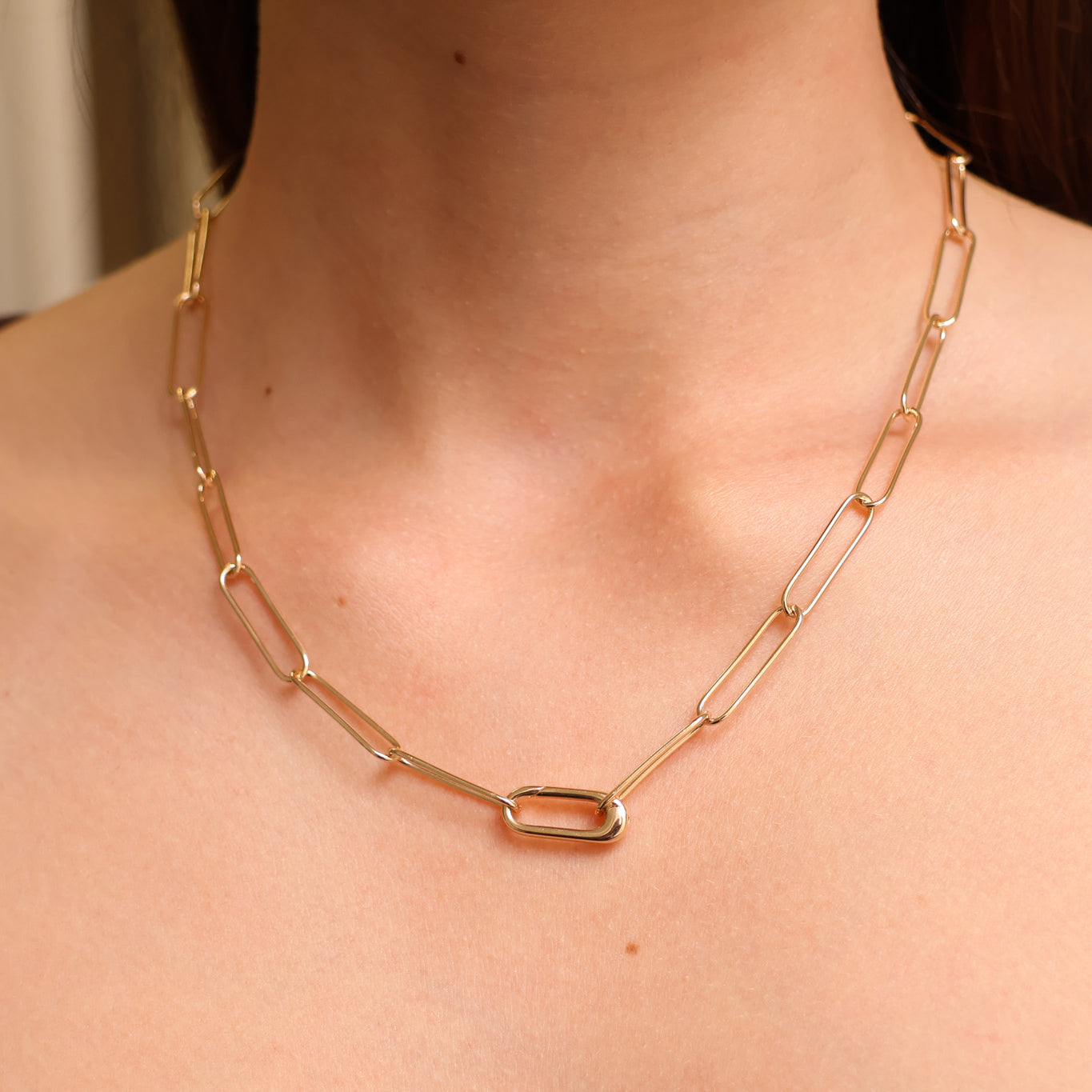Small paperclip Milo necklace with gold-plated opening