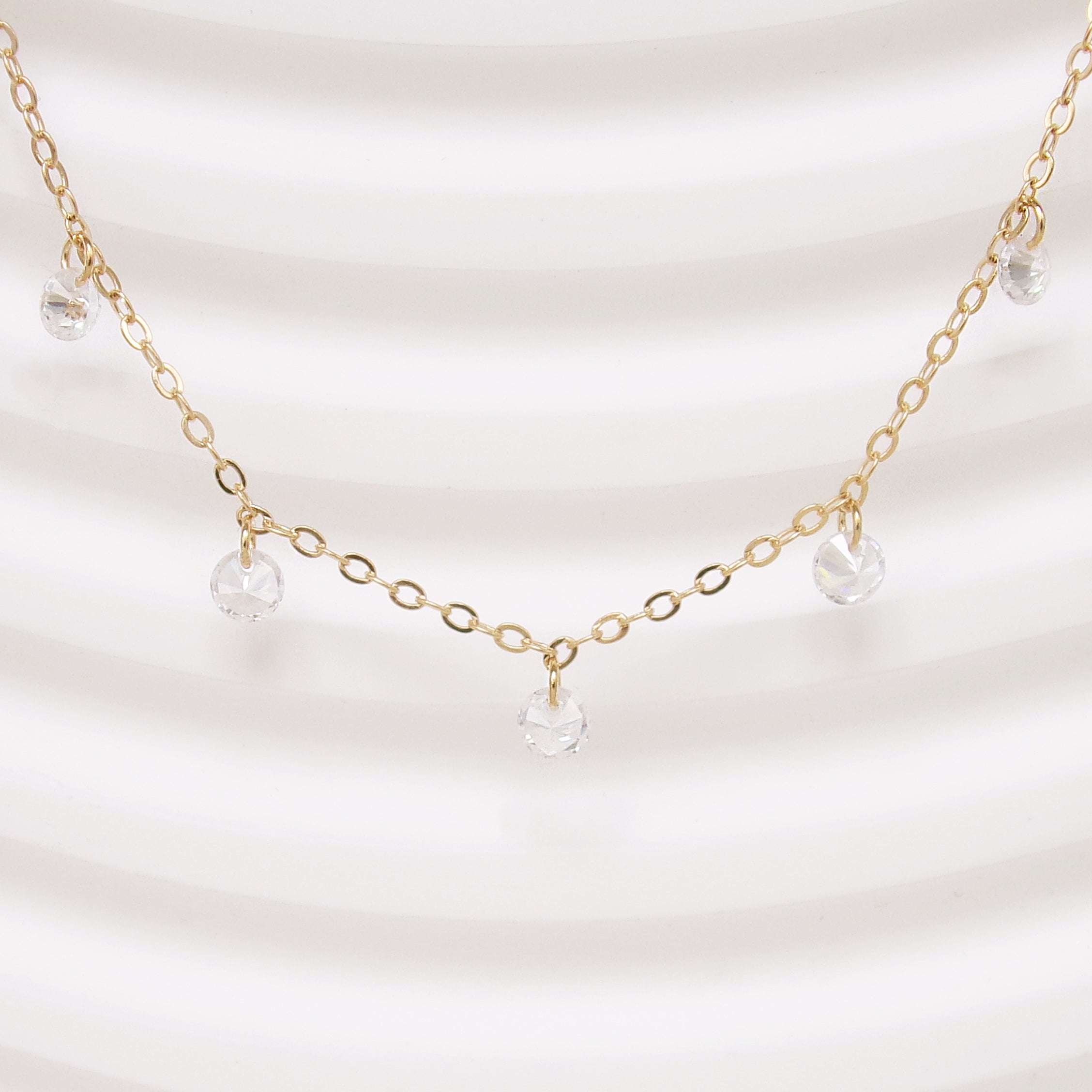 Emiko chain necklace with oxide pendants gold plated