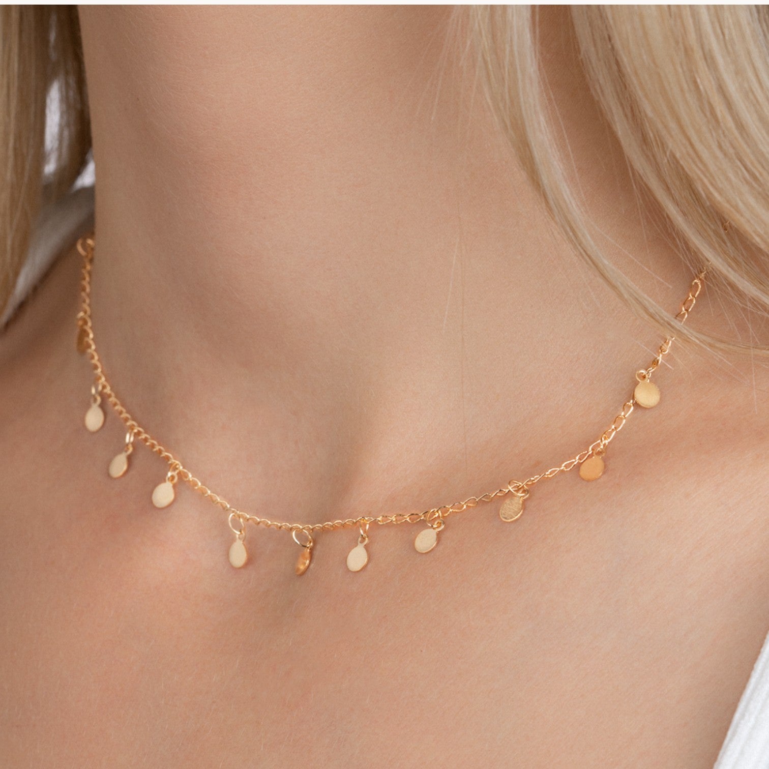 Chain Imani necklace with 12 gold-plated tassels