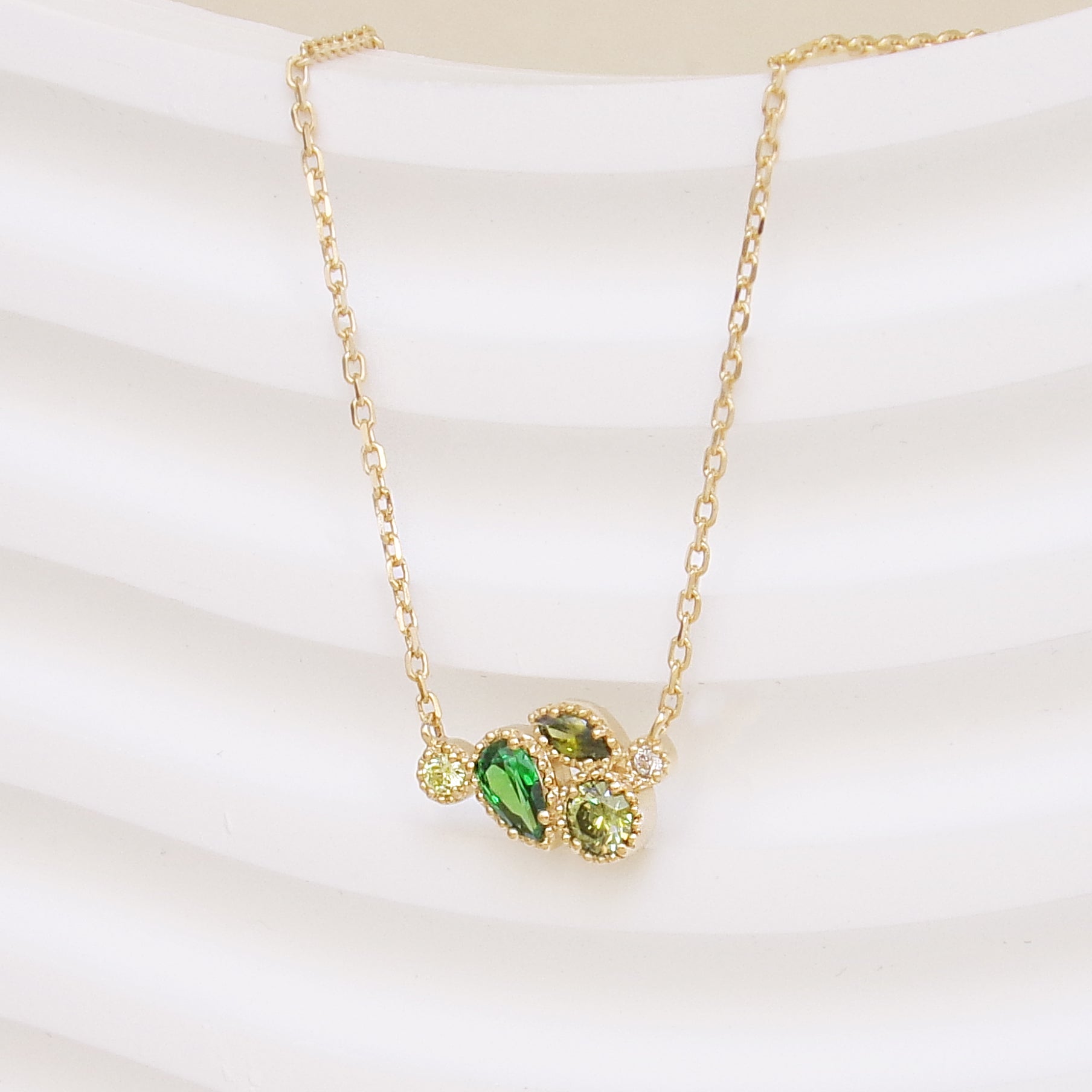 Collier Anya oxydes verts plaqué or