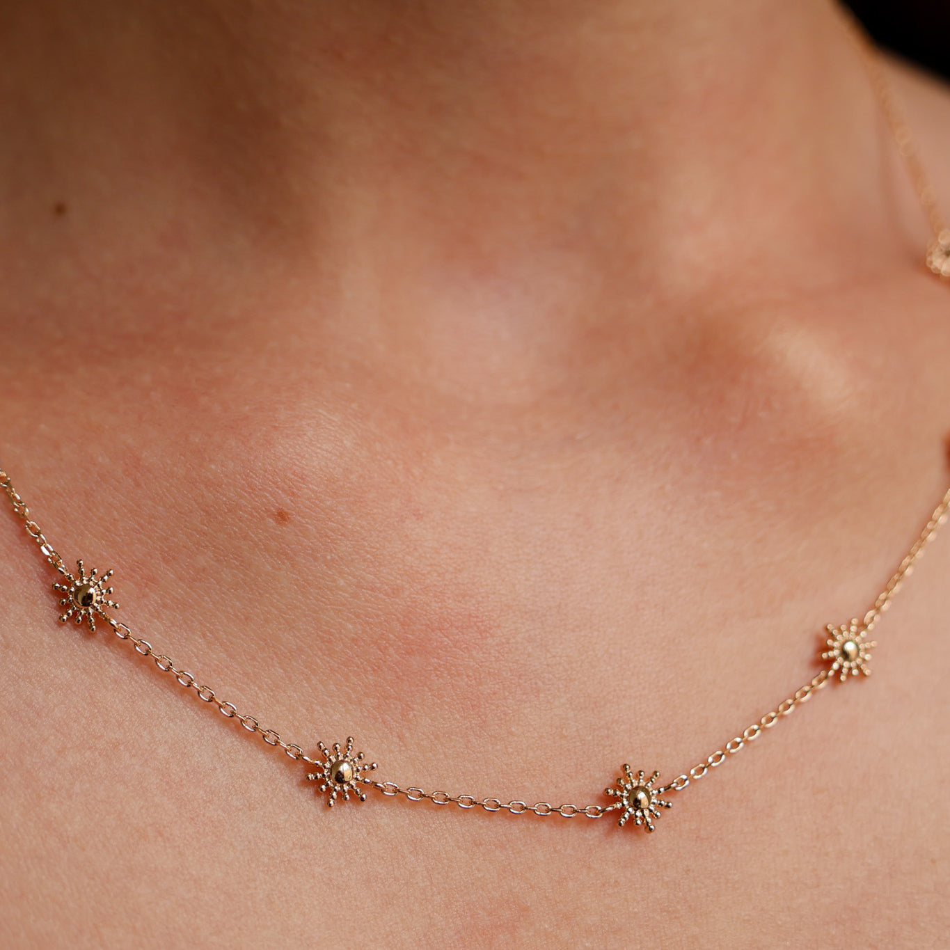 Elmina chain necklace with mini suns gold-plated