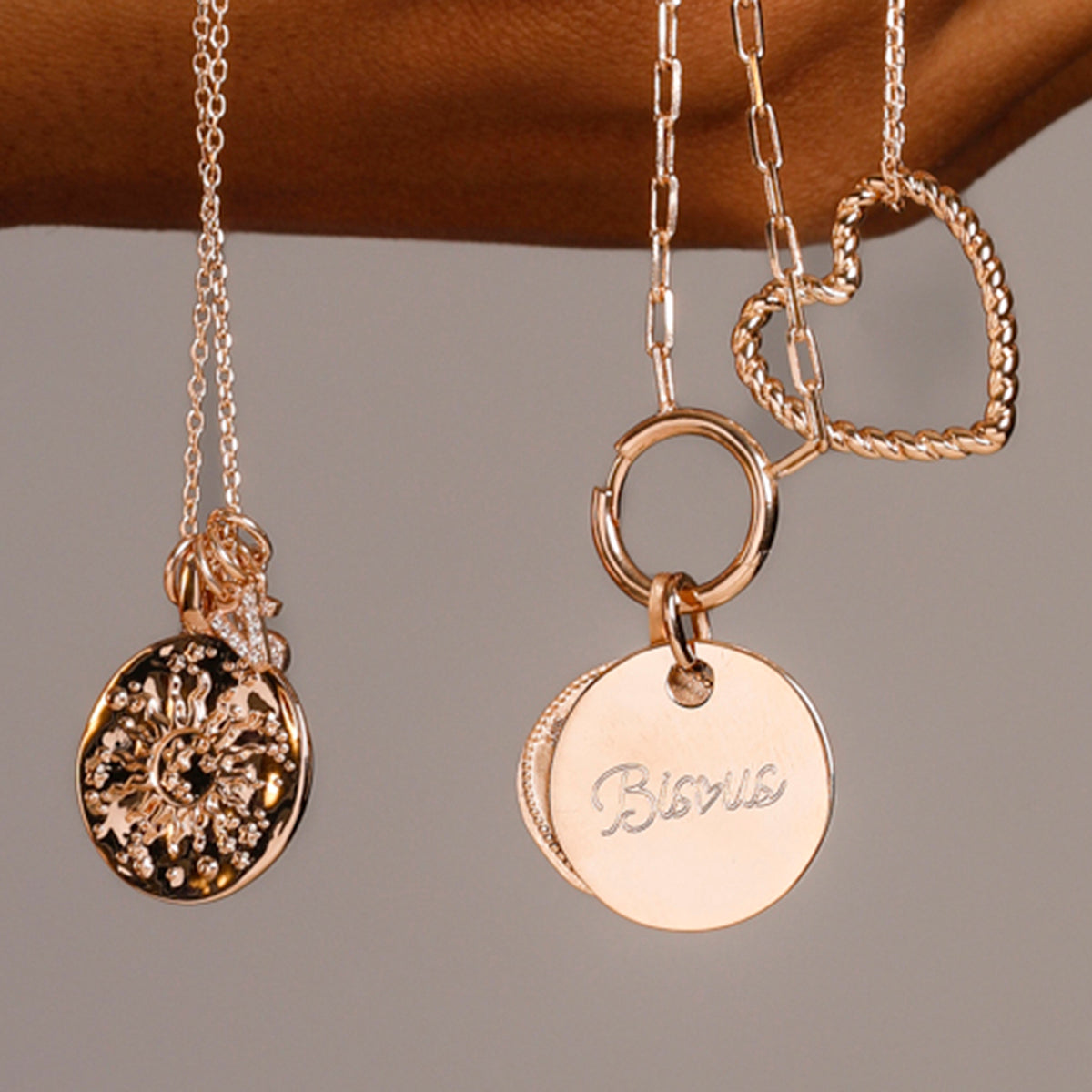 Collier Pow(her) Mama avec médaille 19mm plaqué or à graver