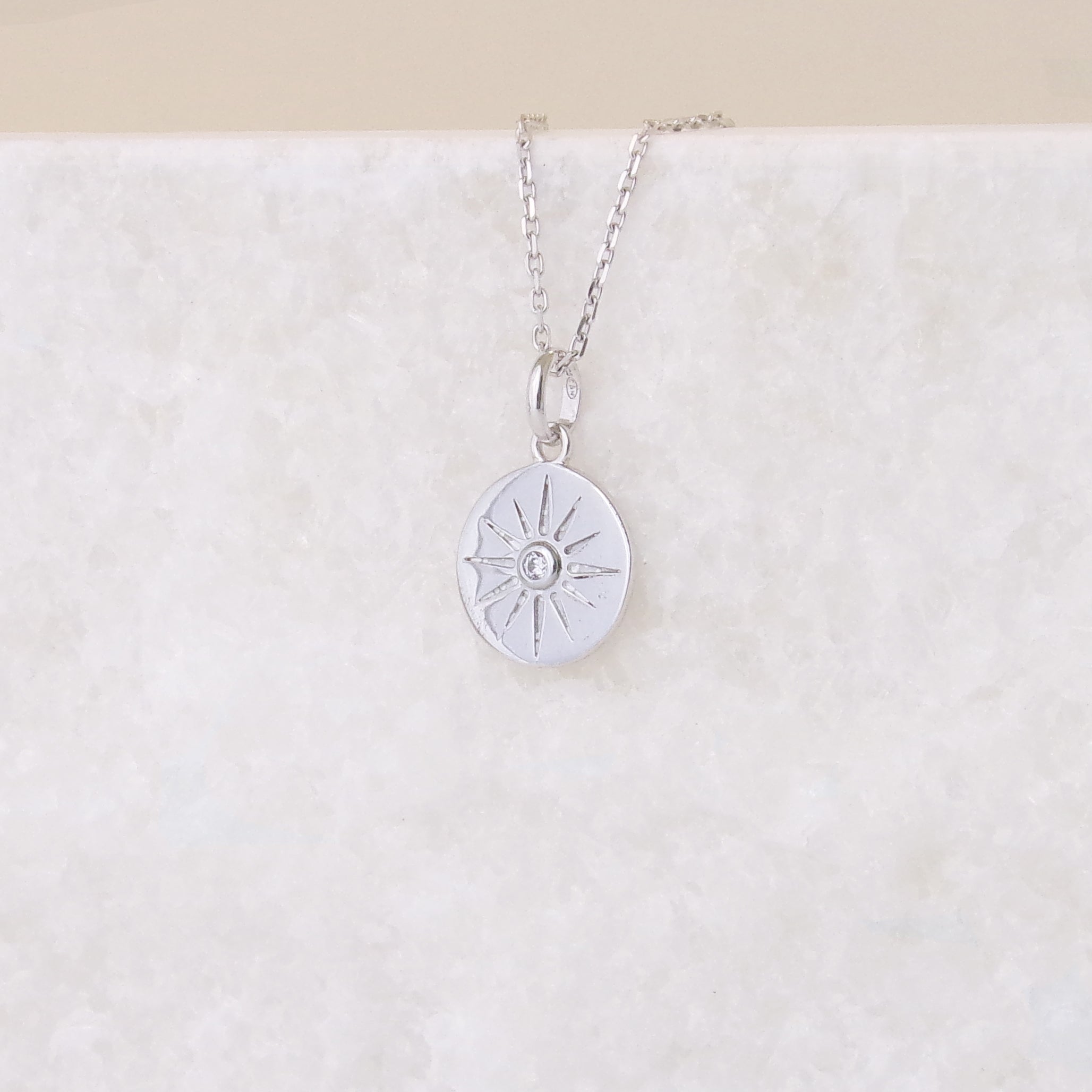 Breloque Soleil scintillant argent