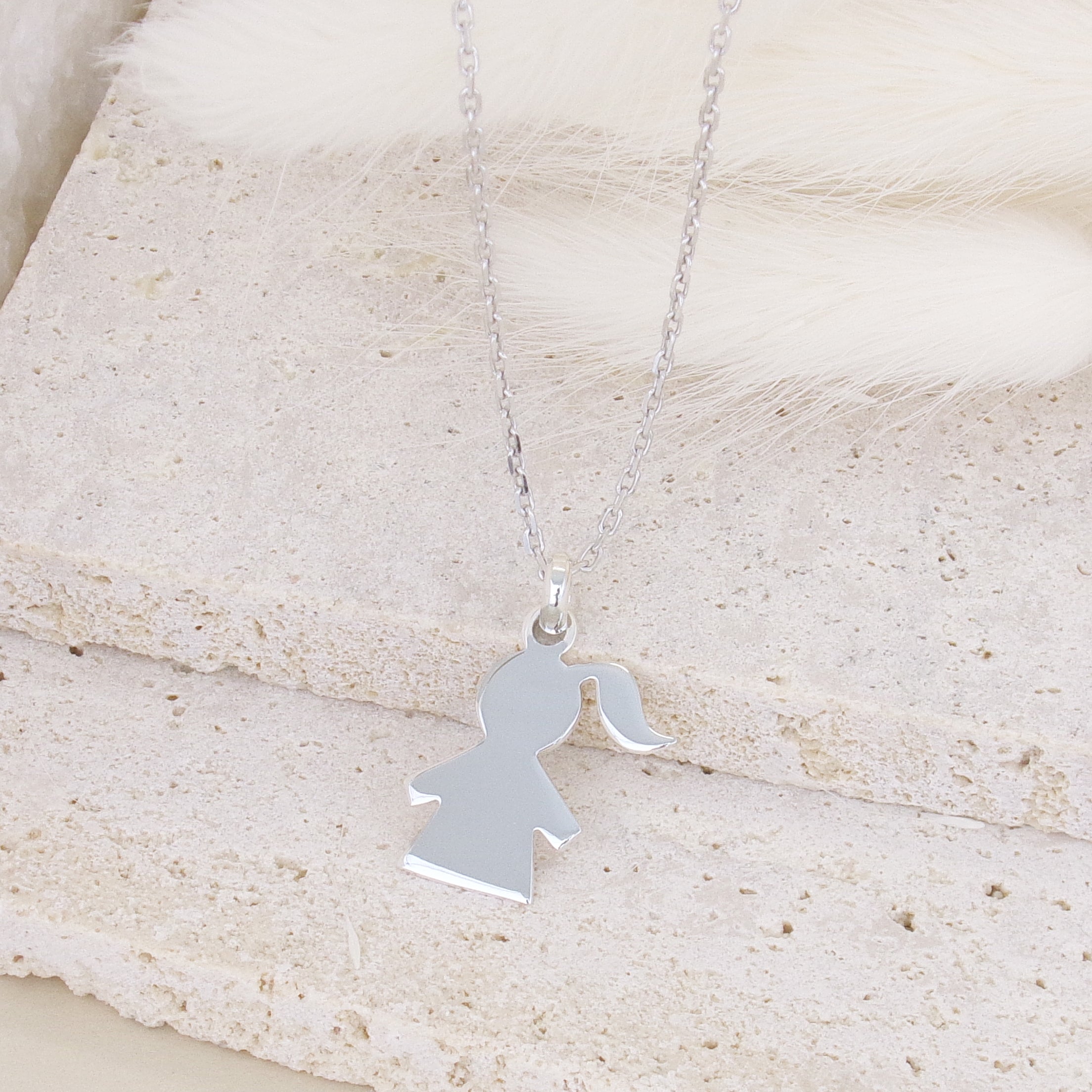 Girl silhouette pendant 17 mm silver to engrave