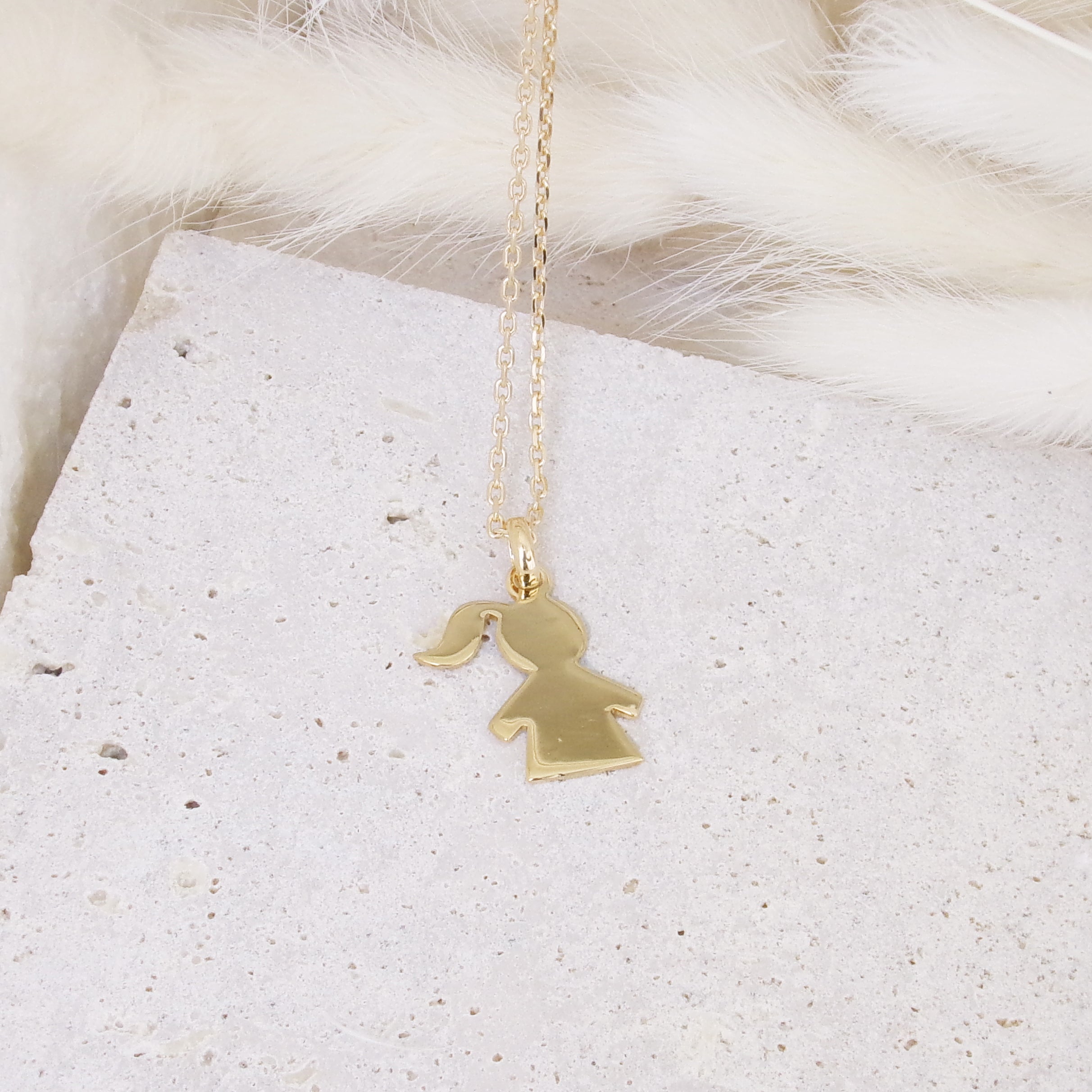 Pendentif silhouette Fille 17 mm plaqué or à graver