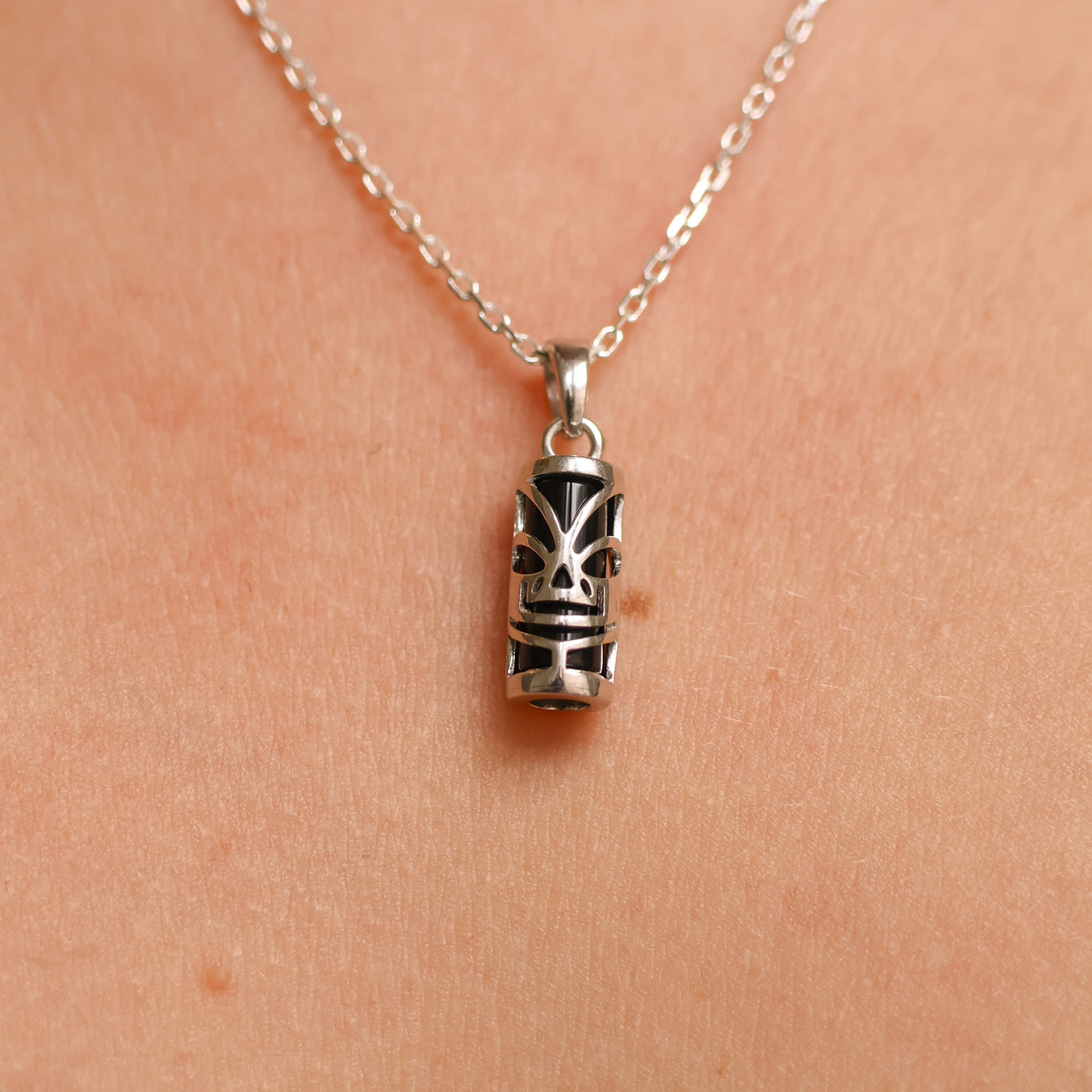 Polynesian Tiki pendant 5x10mm with silver onyx