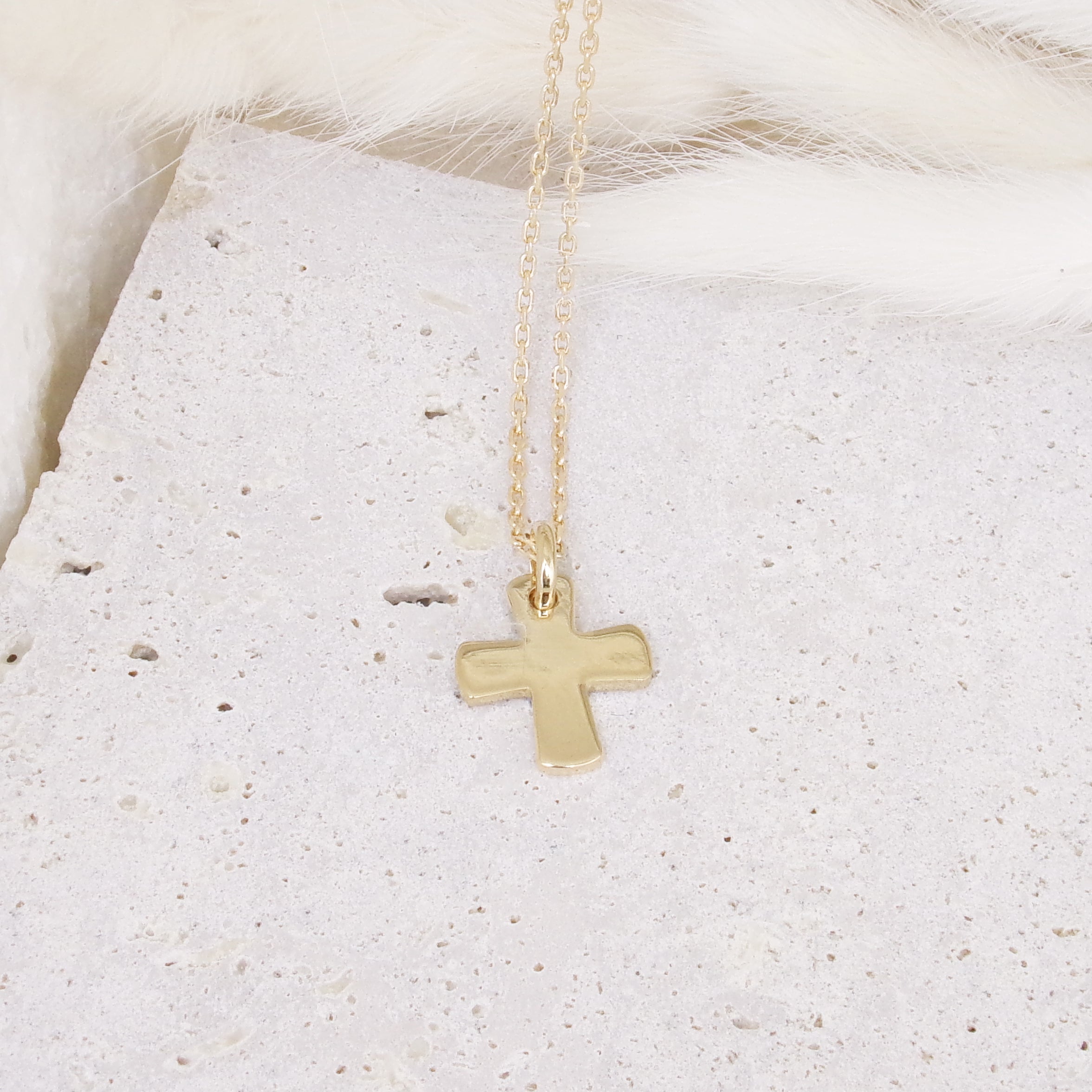 Gold-plated stylized cross pendant to engrave