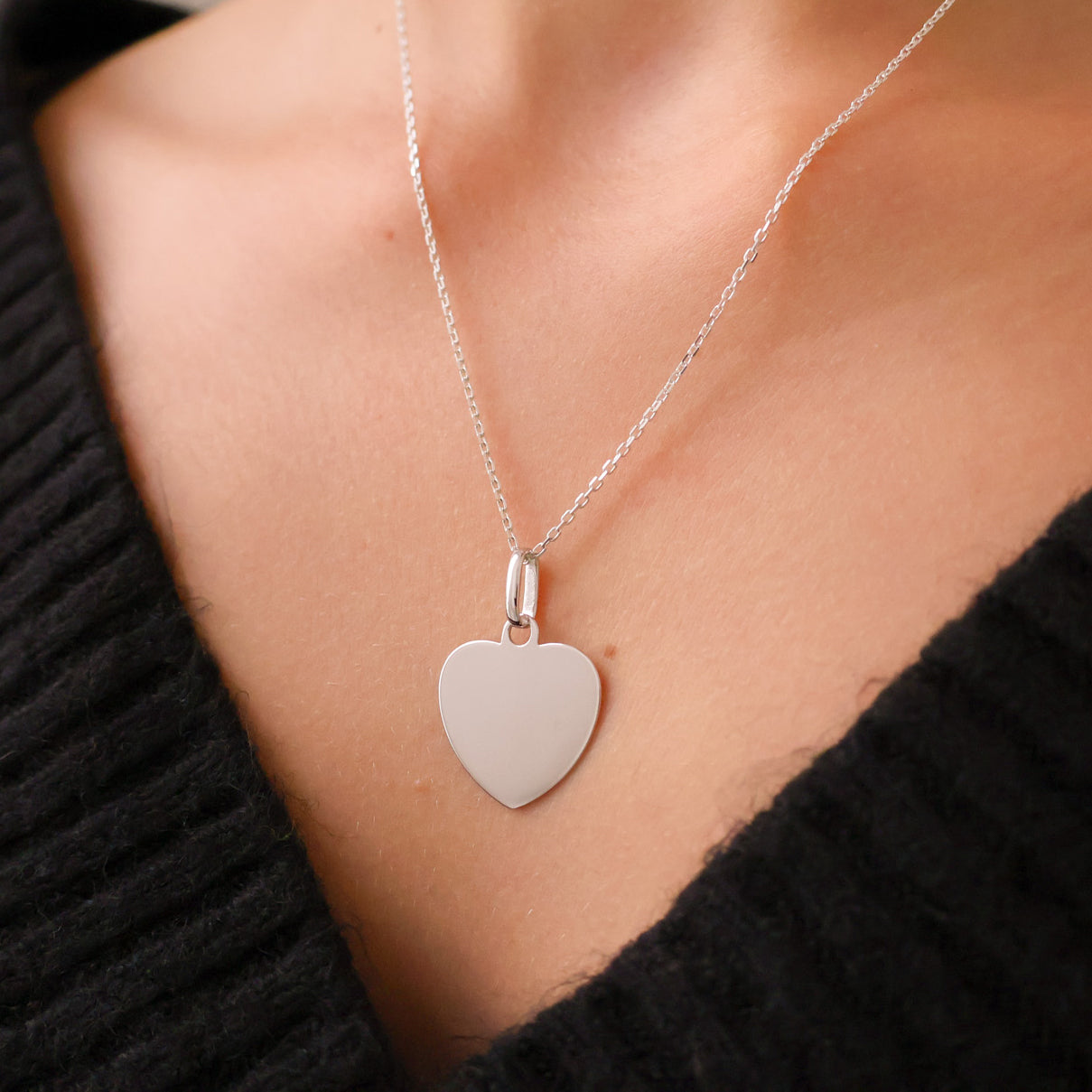 Smooth silver heart pendant to engrave