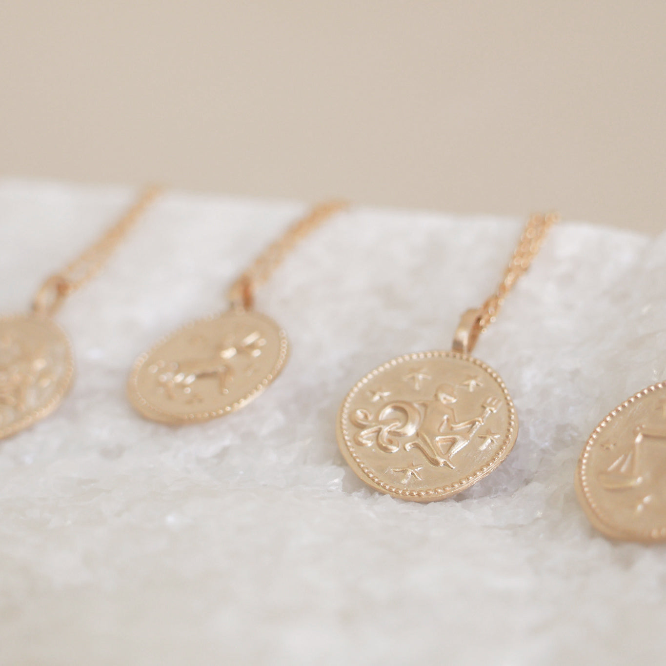 Aquarius astro medal pendant to engrave gold-plated