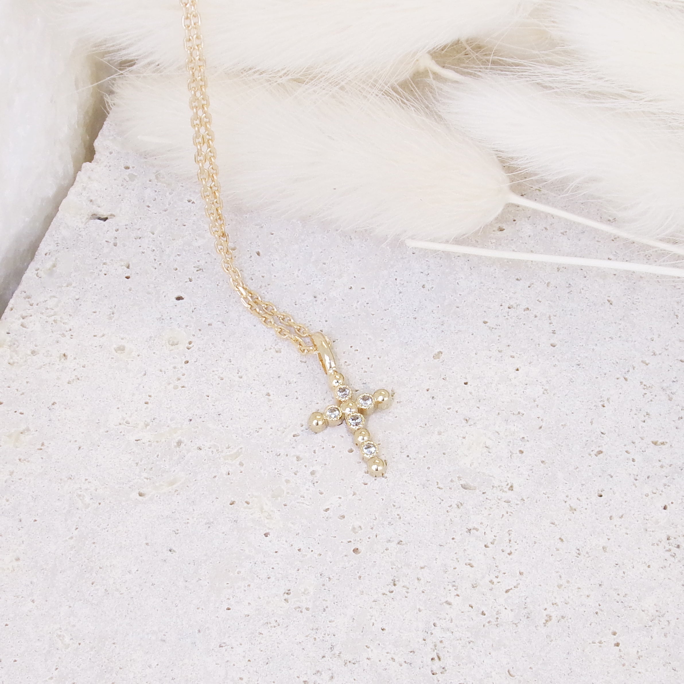 Pendentif Croix oxyde de zirconium plaqué or