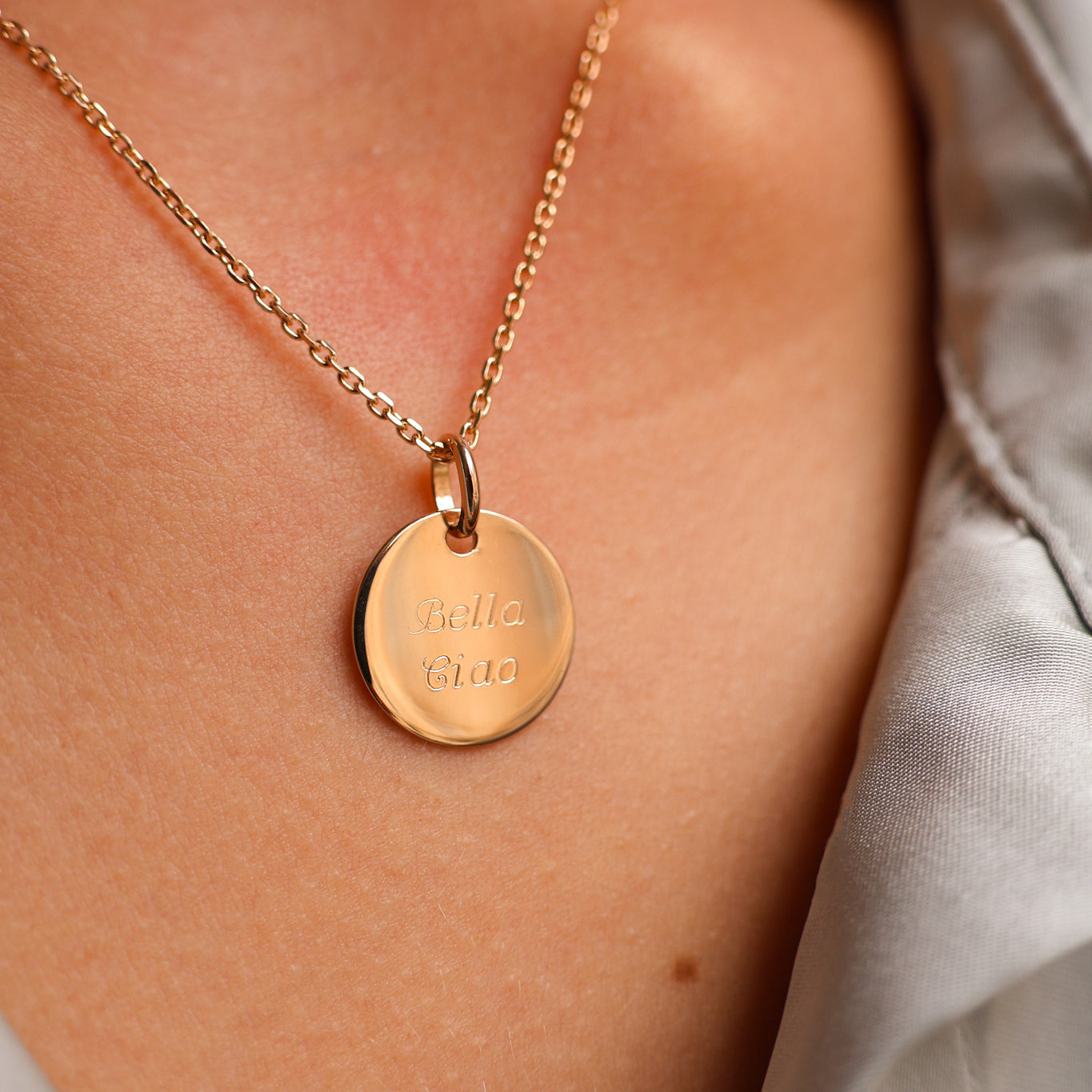 15mm gold plated medal pendant to engrave