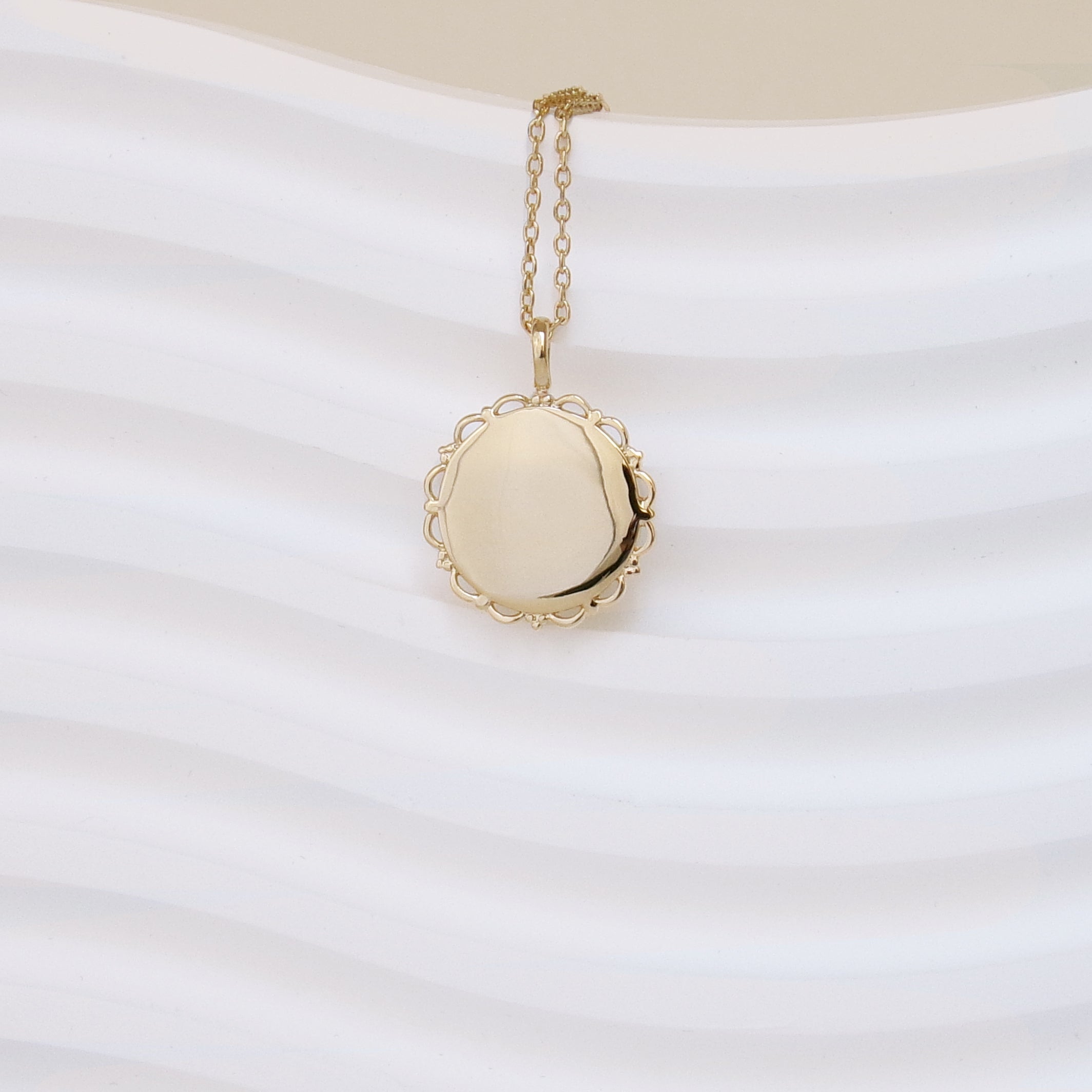 Pendentif Médaille dentelle 17mm plaqué or à graver