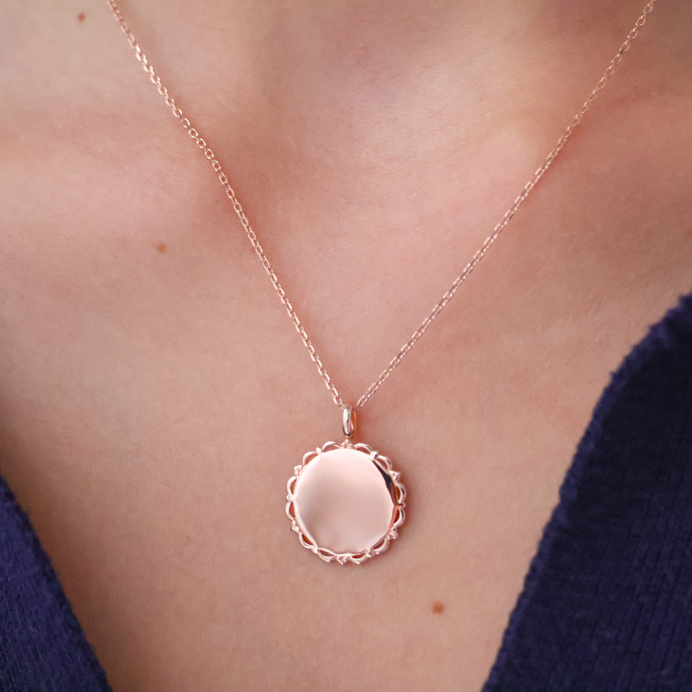 17mm rose gold plated lace medal pendant to engrave