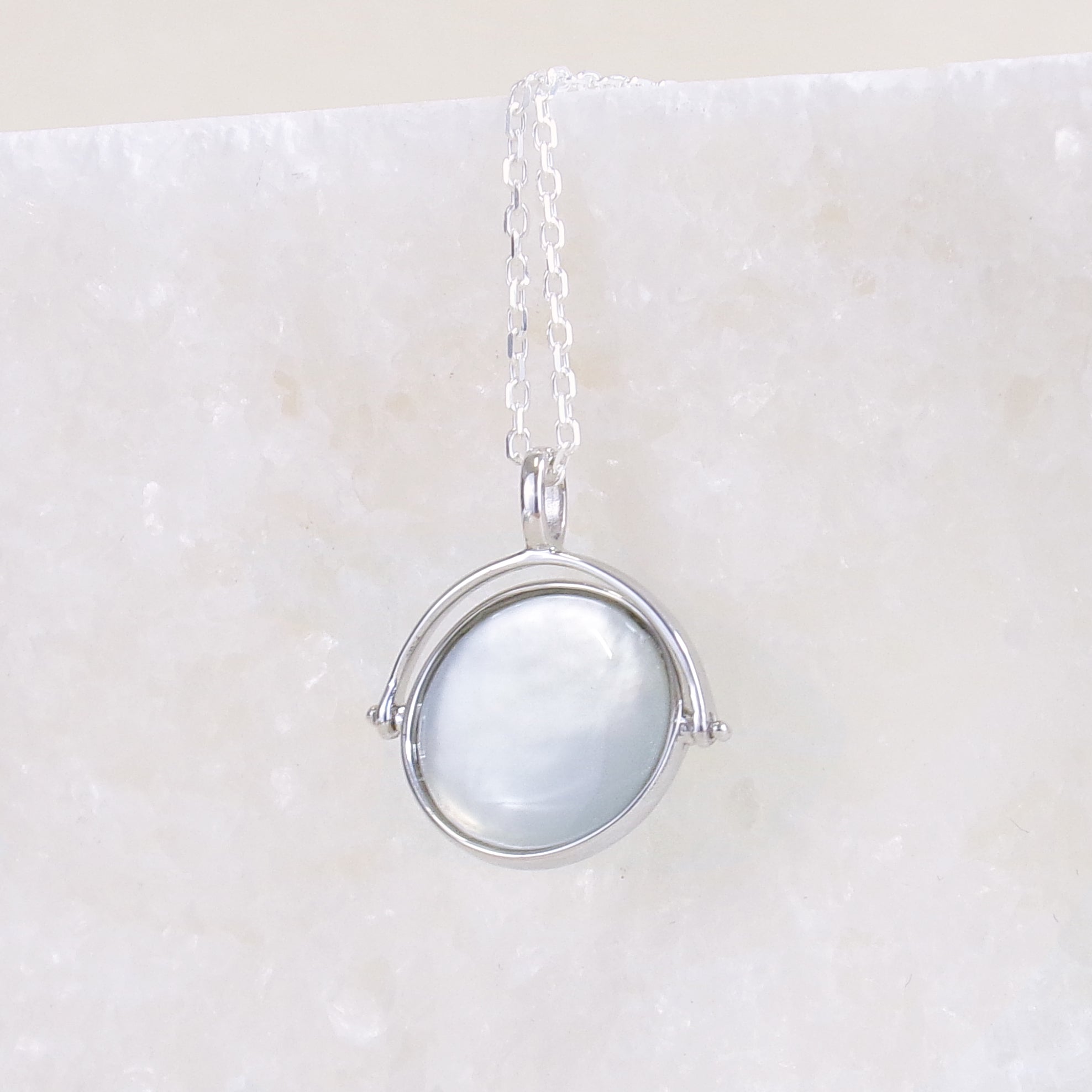 Suki medal pendant 15mm Mother-of-pearl sterling silver to engrave